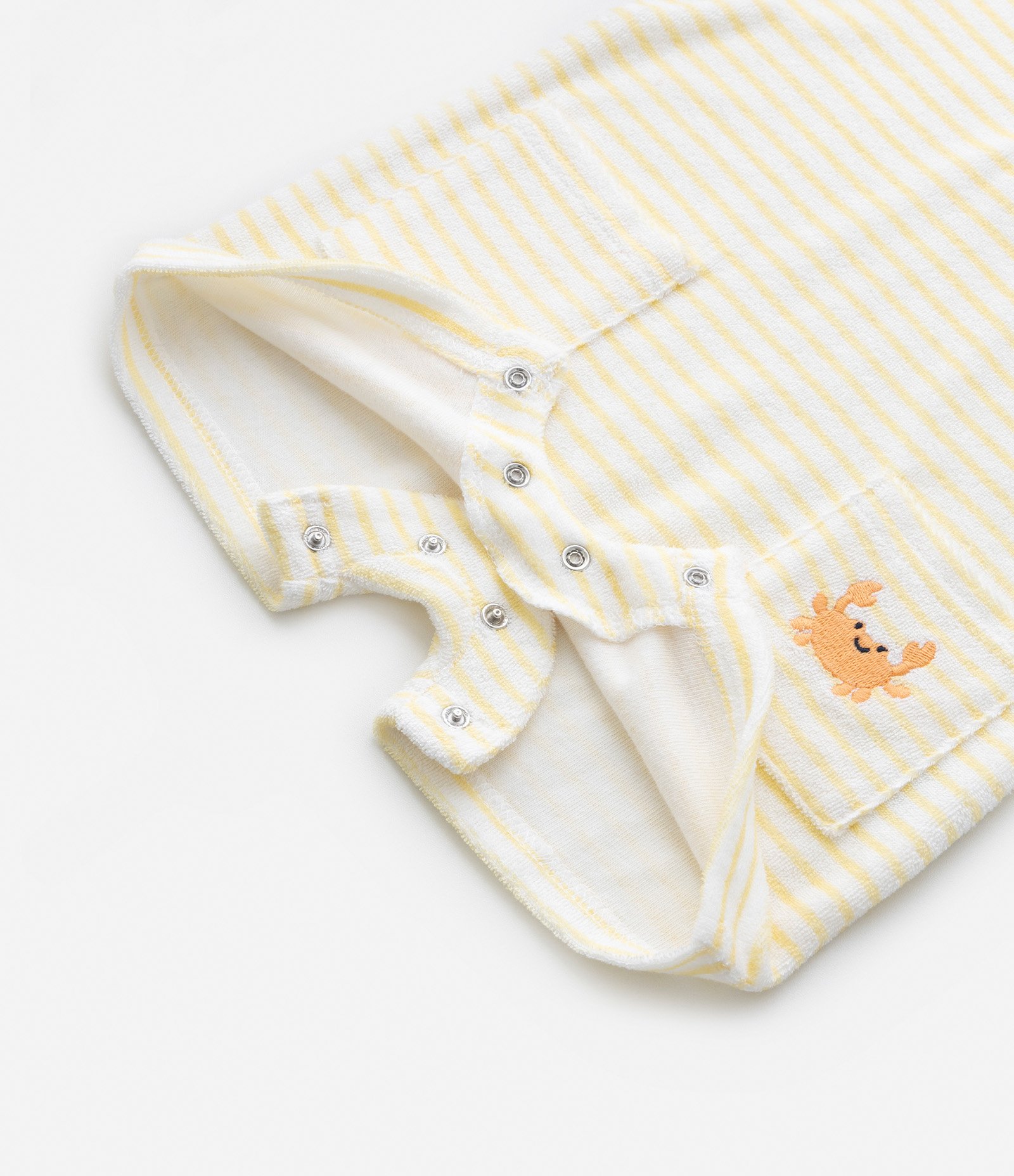 Macacão Infantil com Abertura Frontal Listrado com Estampa Caranguejos - Tam 0 a 18 Meses Amarelo/Branco 5