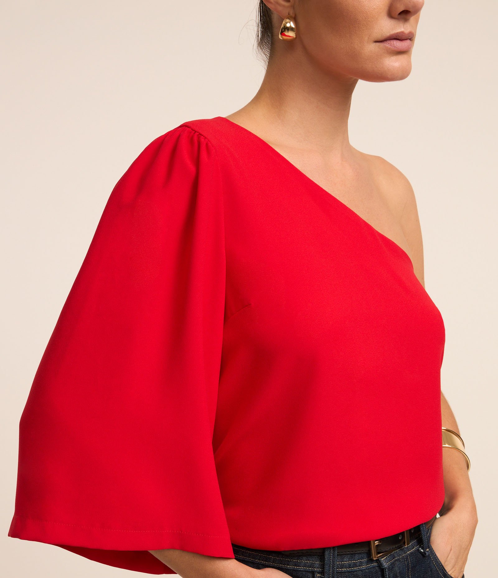 Blusa Ombro Só em Crepe com Manga Bufante Vermelho 3