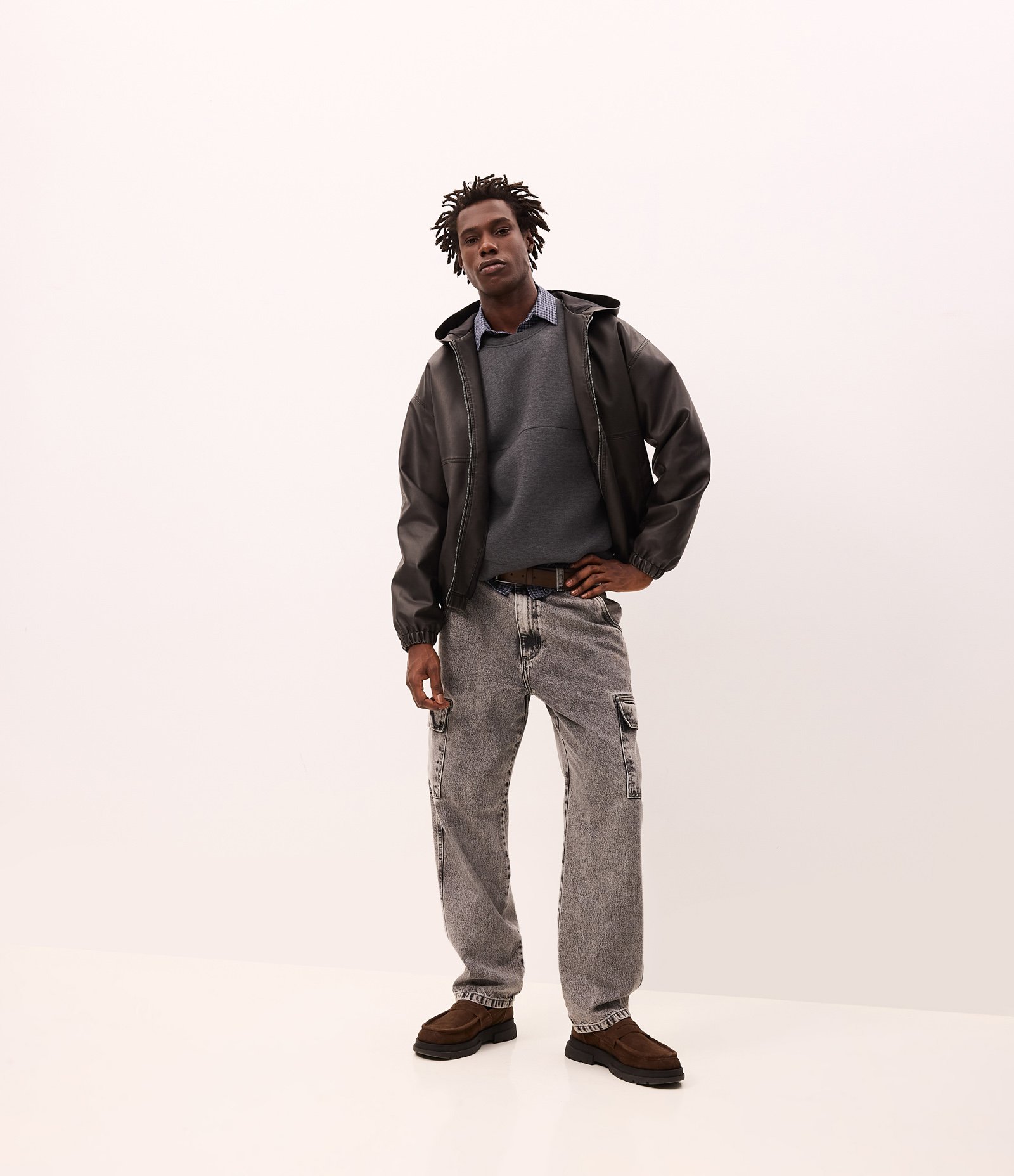 Calça Jeans Baggy com Bolsos Cargo Cinza 1