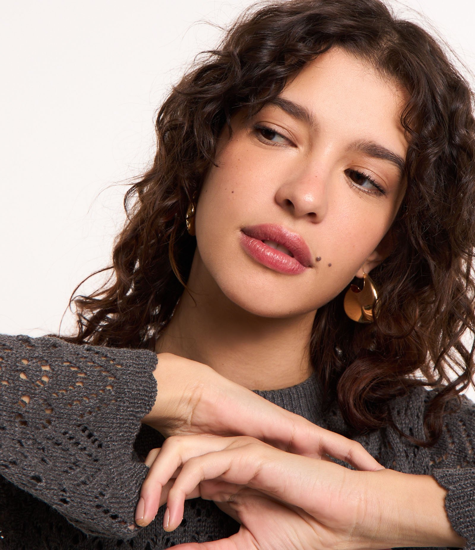 Blusa Manga Sino em Tricô com Ponto Crochê Cinza 4