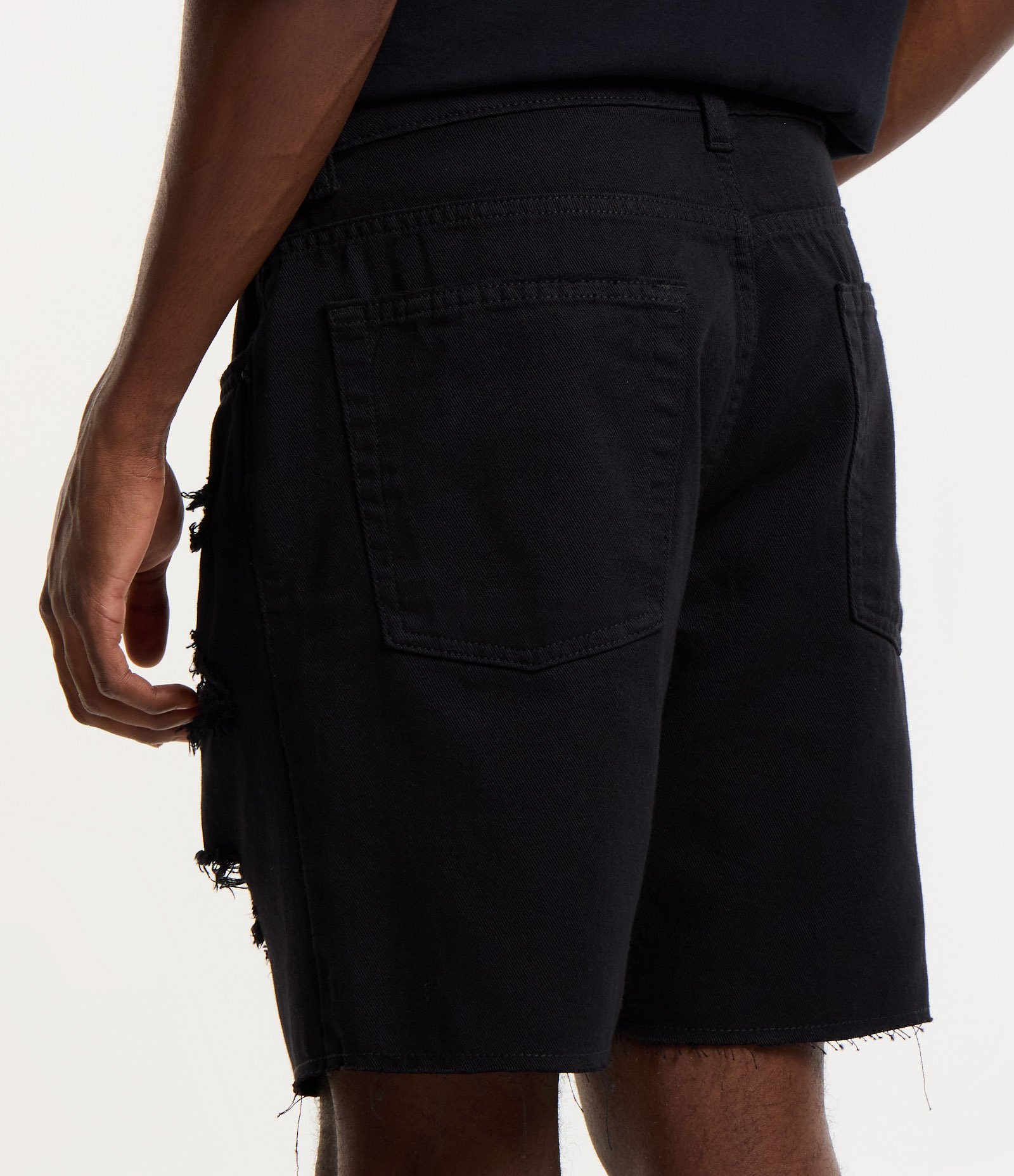 Bermuda Destroyed em Sarja com Barra a Faca Preto 3