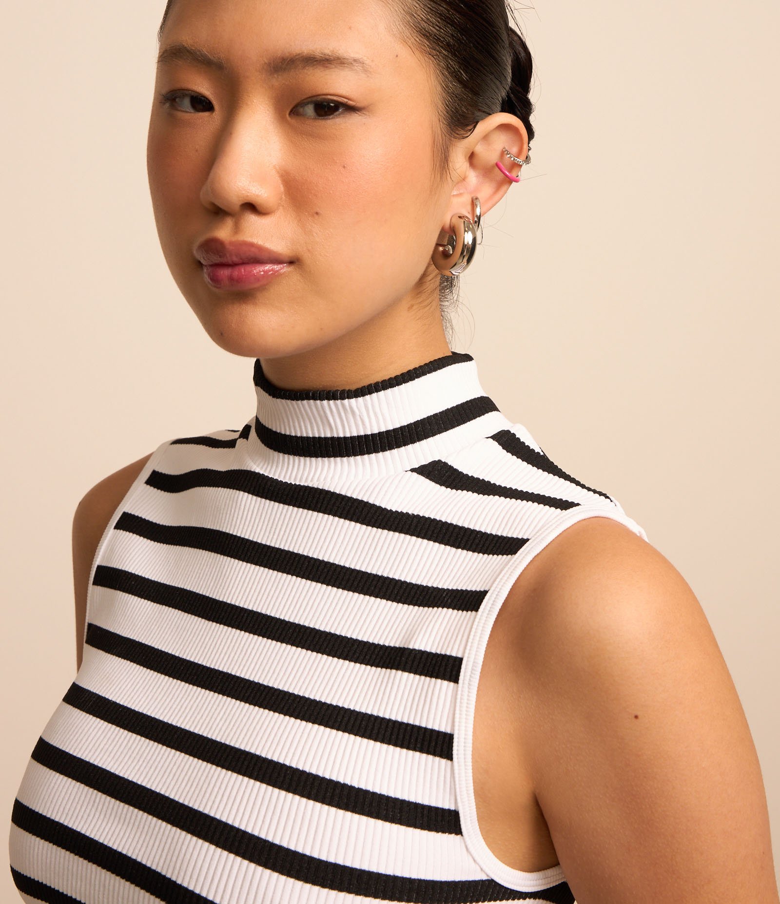 Blusa sem Manga em Seamless com Golinha Alta e Listras Branco 3