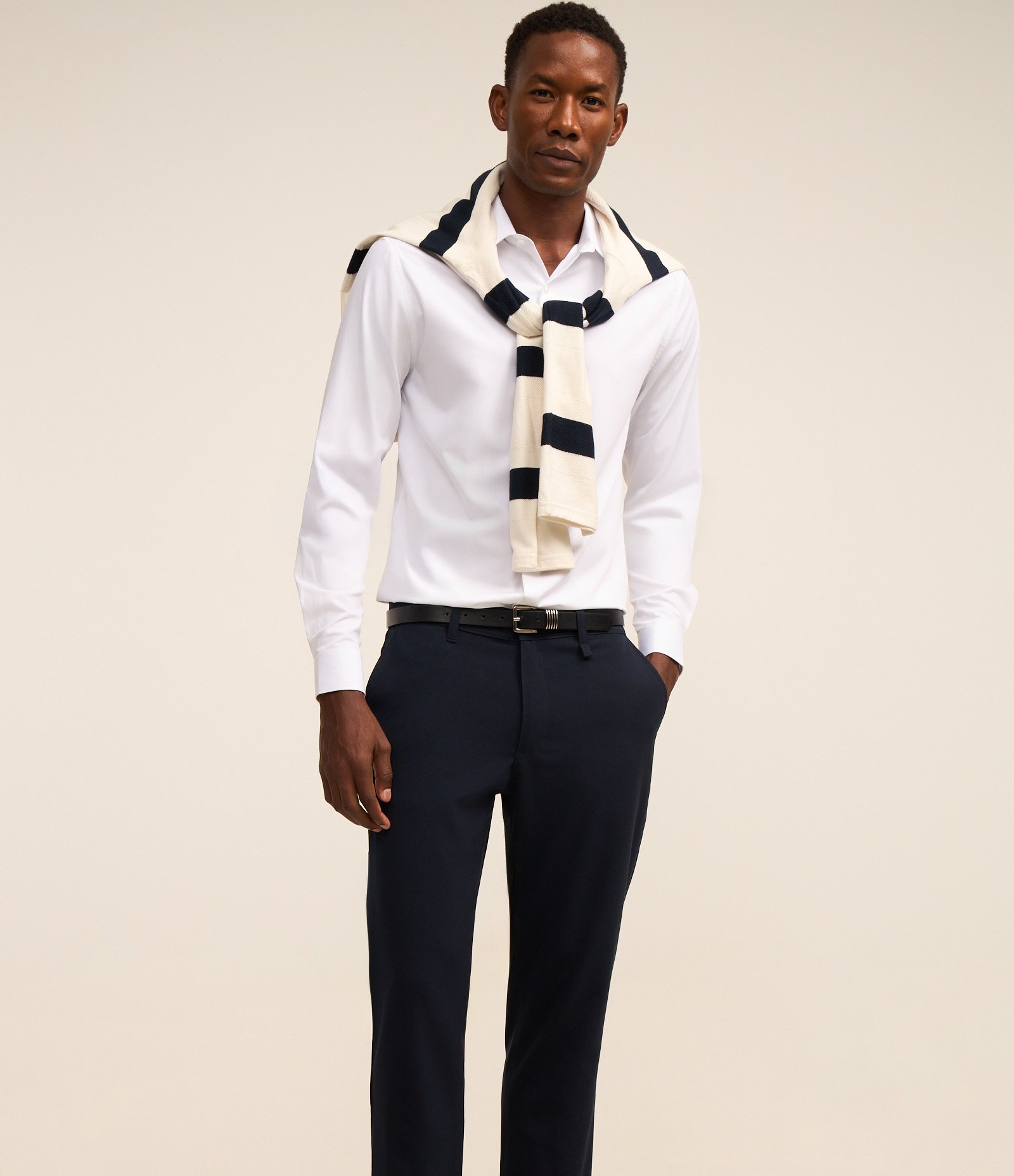 Calça Básica Slim Cropped Alfaiatada com Elastano Azul Marinho 3