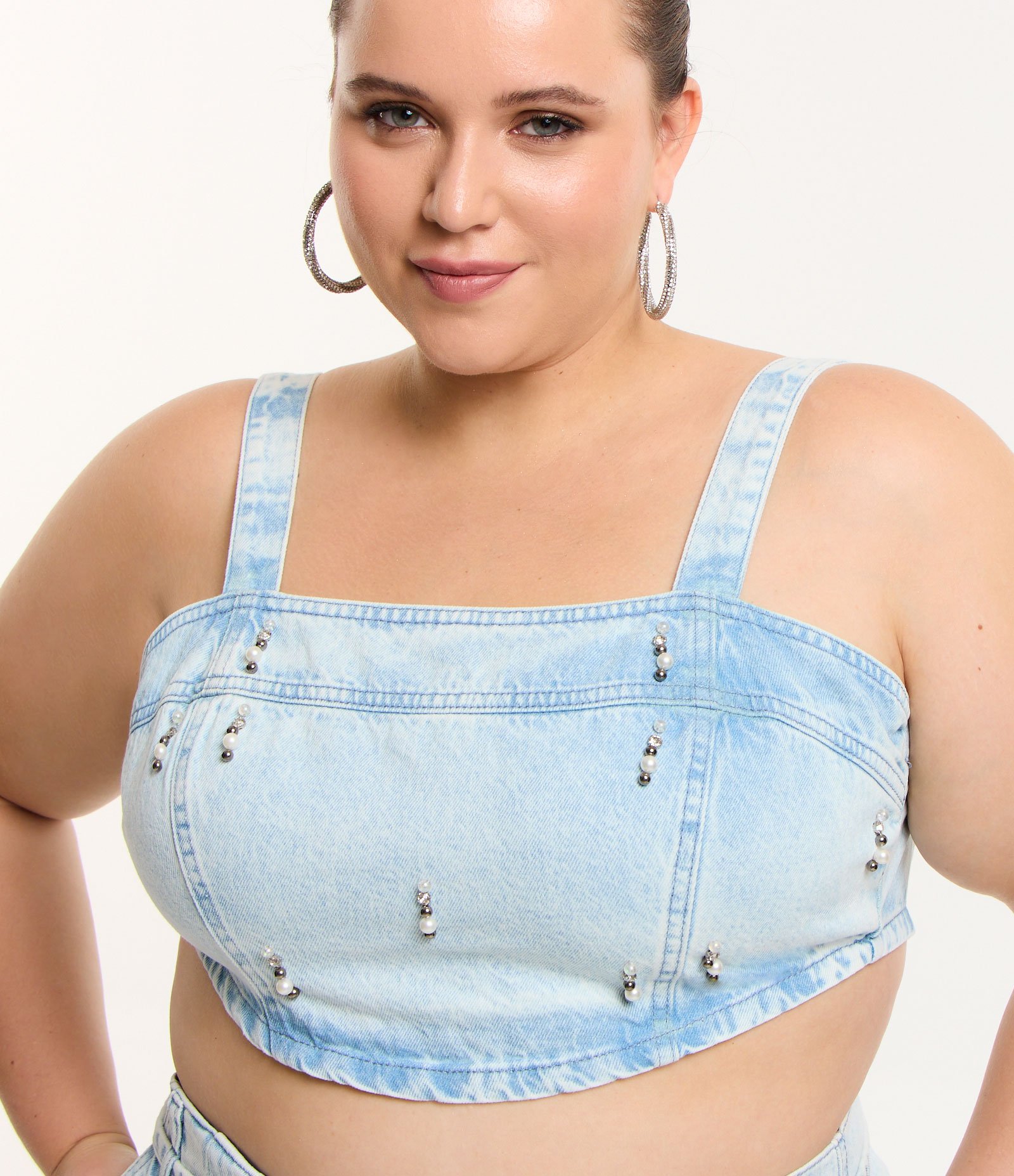 Top Cropped em Jeans com Aplicações Curve & Plus Size Azul 3