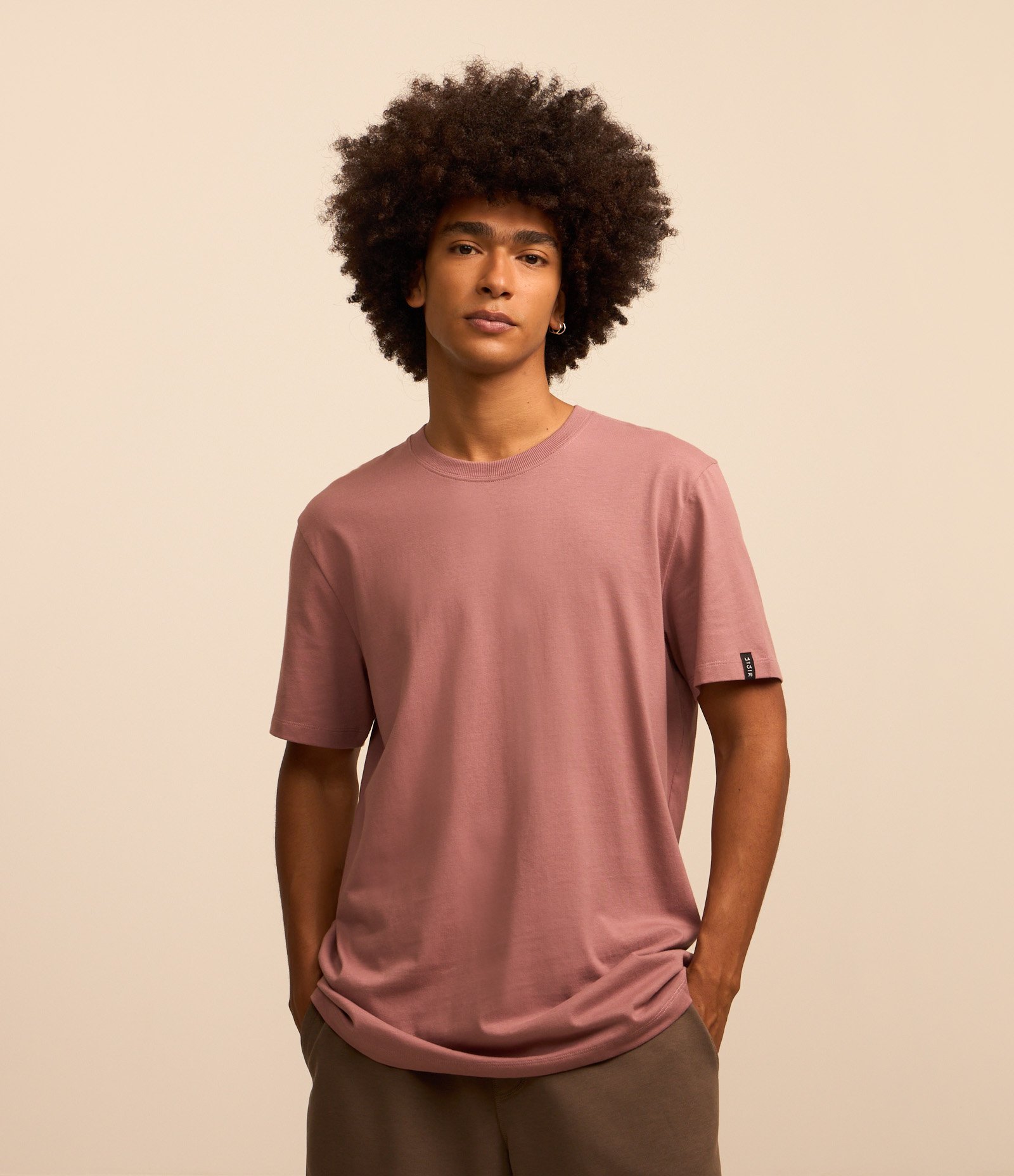 Camiseta Comfort Básica em Malhão com Etiqueta na Manga Rosa Claro 1