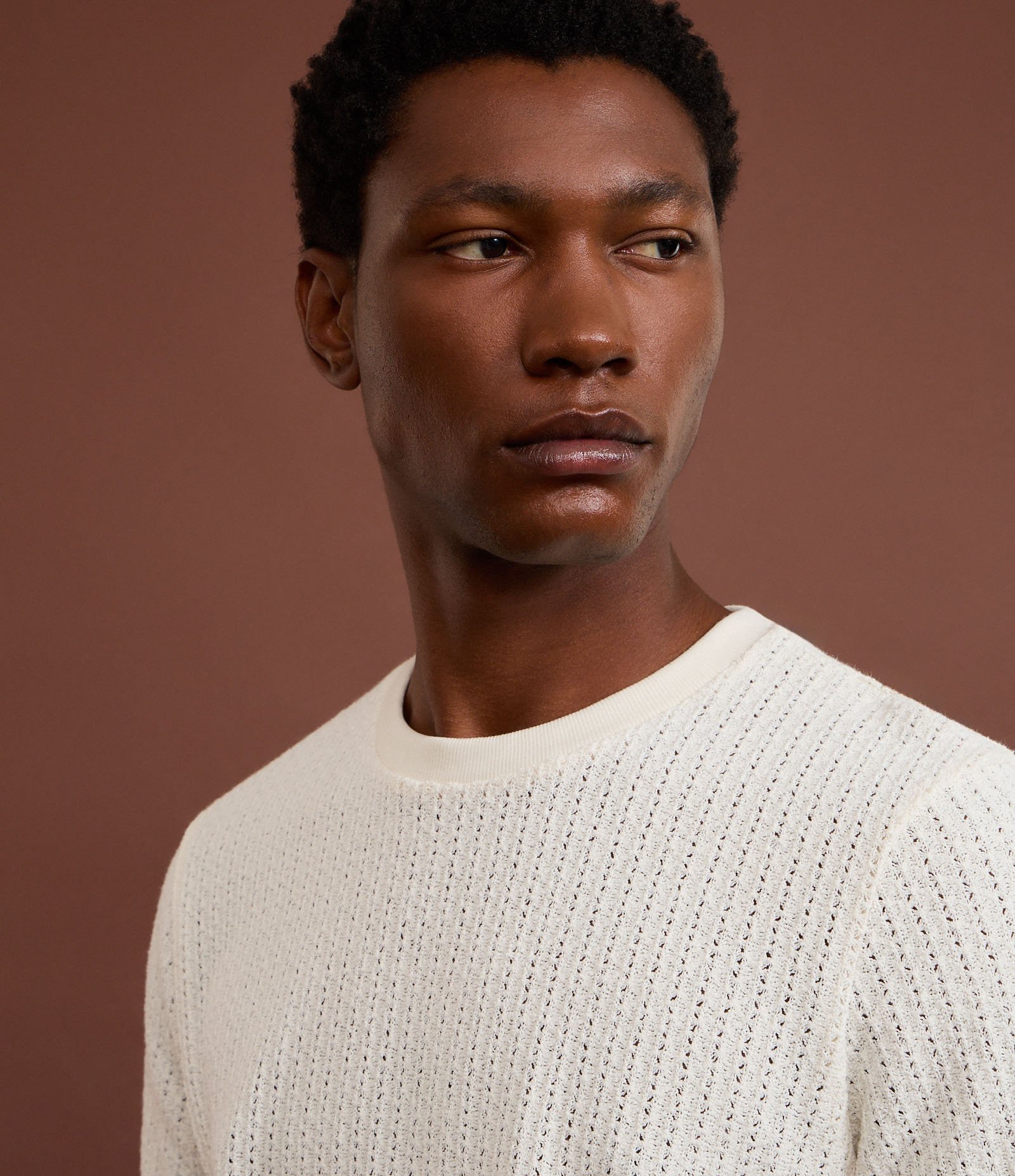 Camiseta Regular com Textura e Renda Off White 5