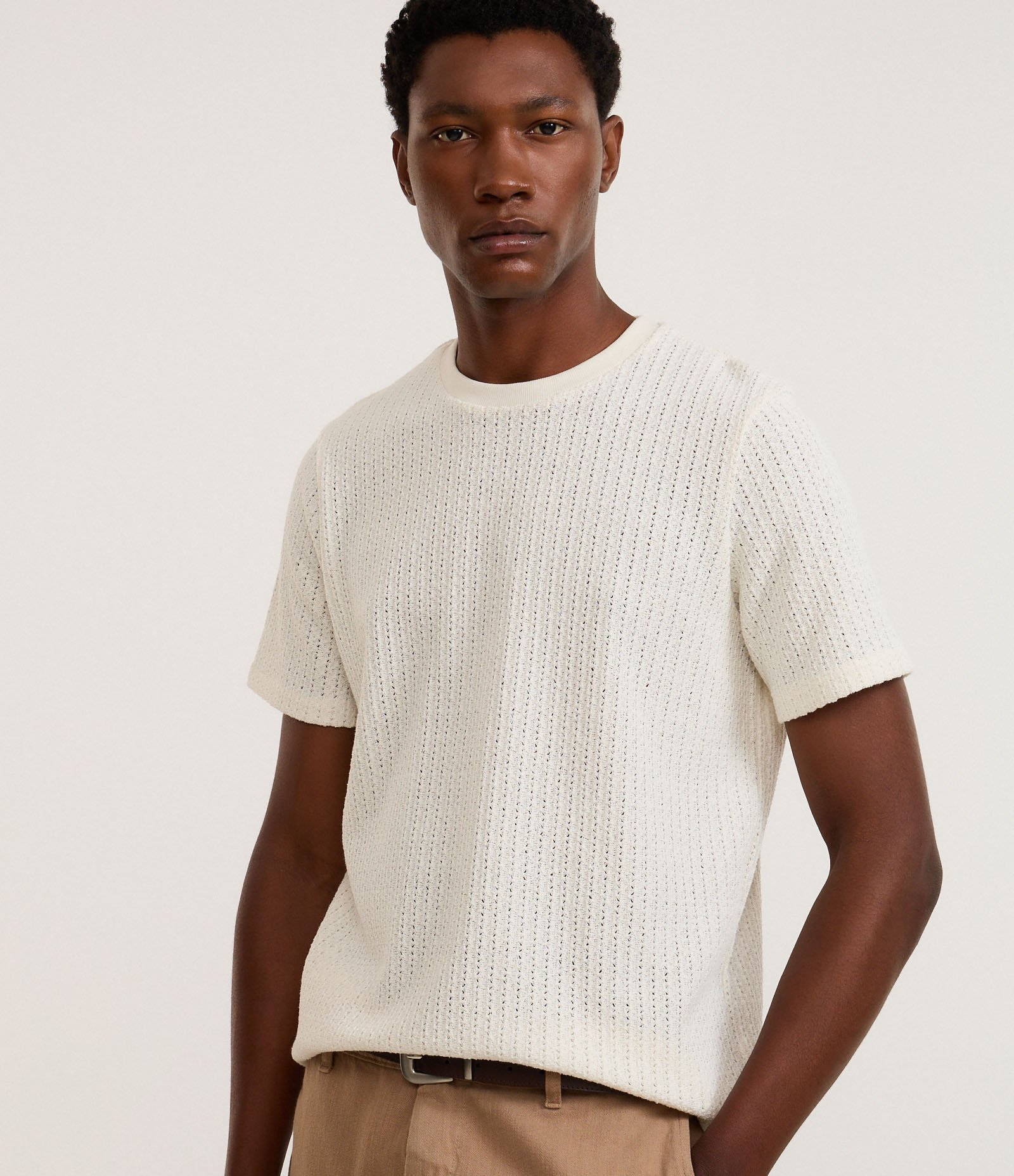 Camiseta Regular com Textura e Renda Off White 7