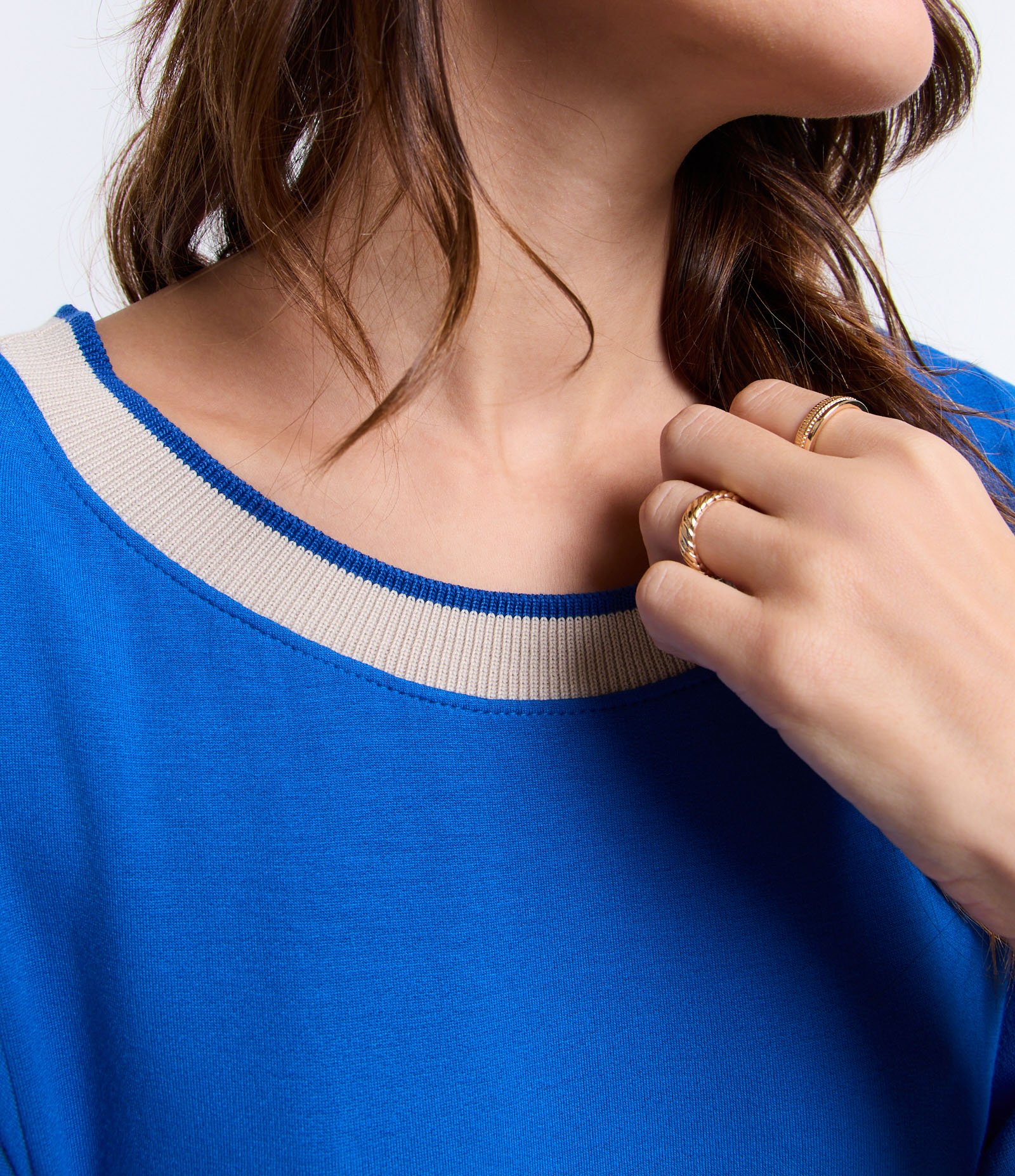 Vestido T-Shirt em Viscose com Mangas Amplas e Gola em Tricô Azul 4