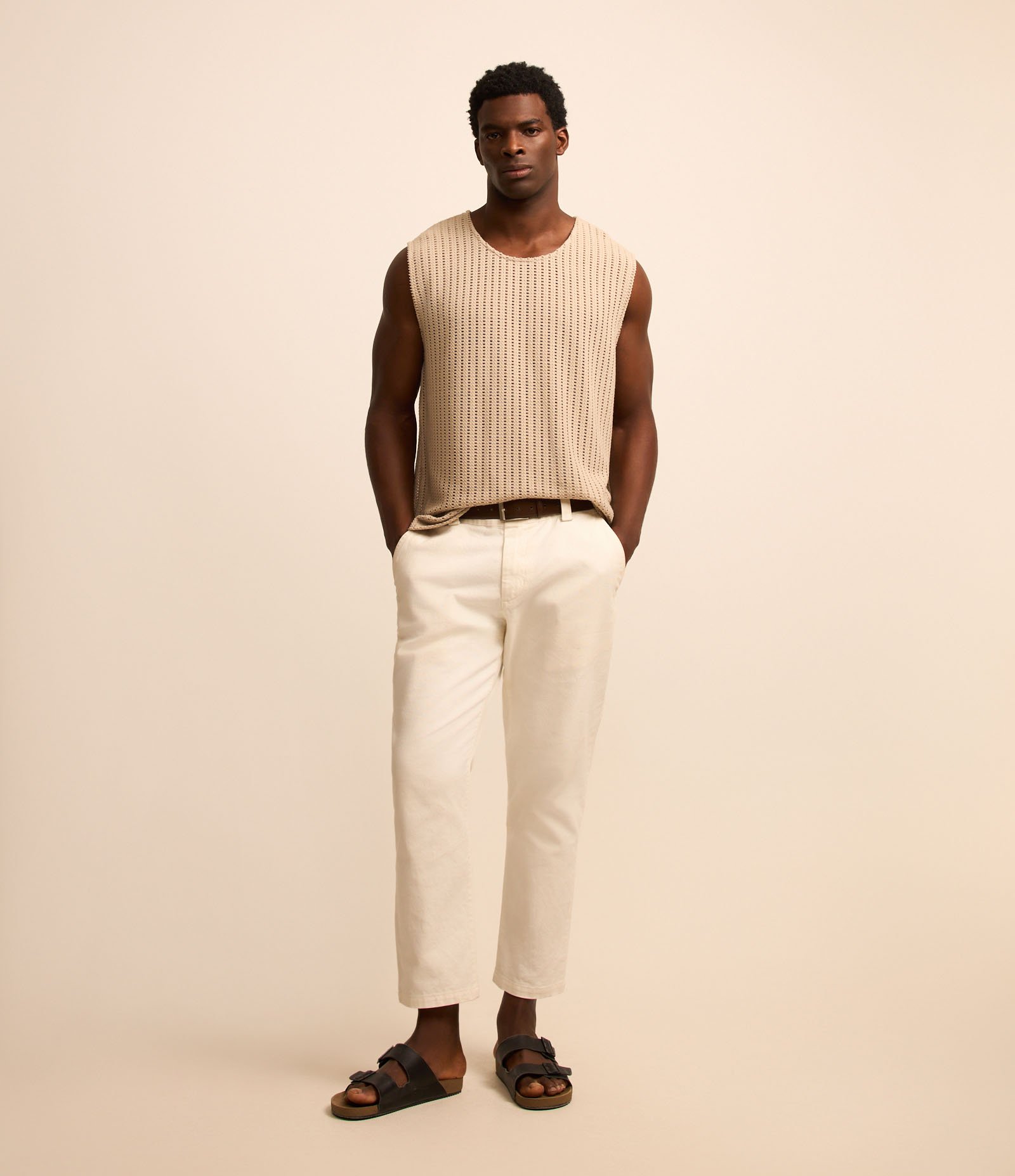 Regata Regular em Algodão com Textura Rendada Bege 2