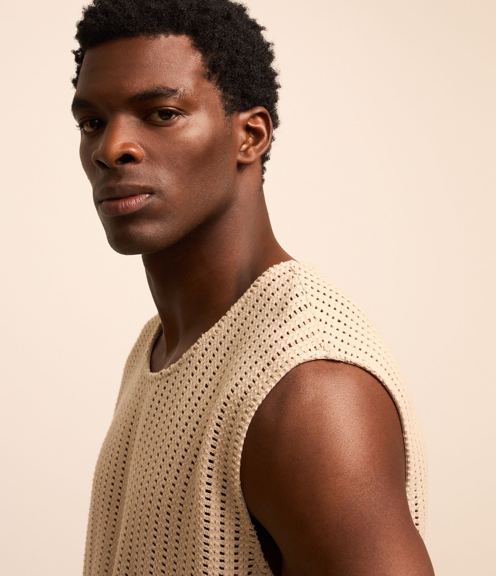 Regata Regular em Algodão com Textura Rendada Bege 3