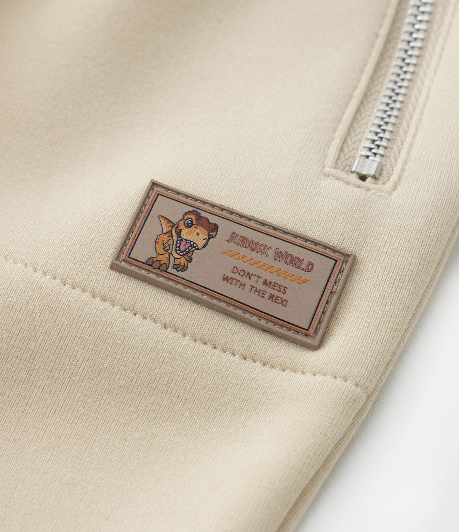 Calça Infantil com Bolsos e Estampa Jurassic World - Tam 1 a 5 Anos Bege 5