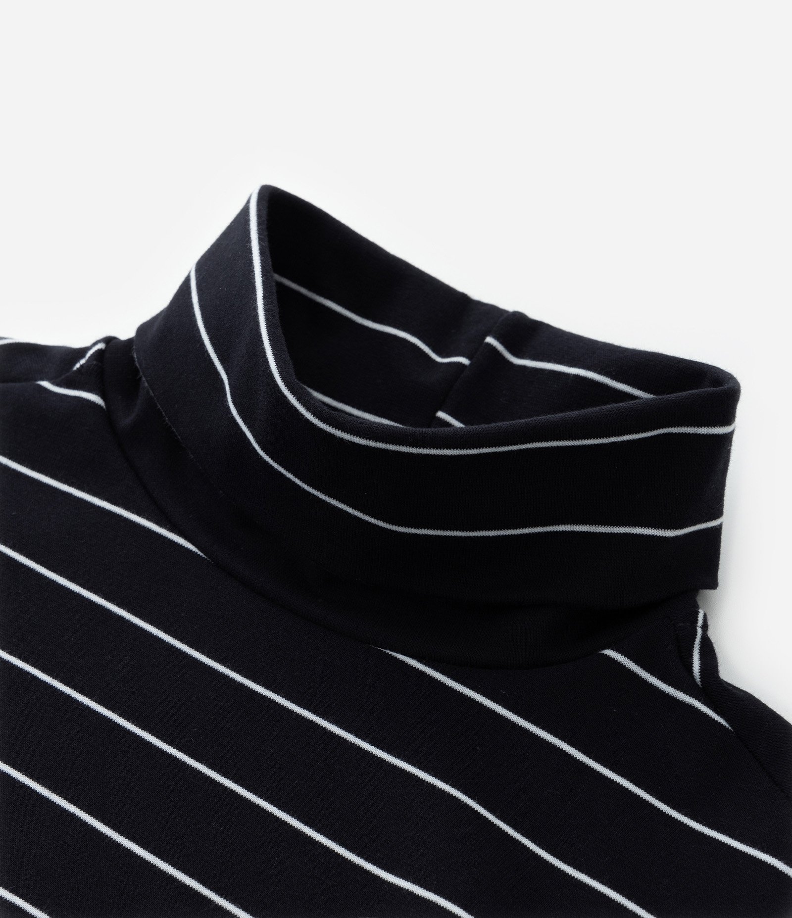 Blusa Manga Longa em Ribana Listrada Curve & Plus Size Preto/Branco 8