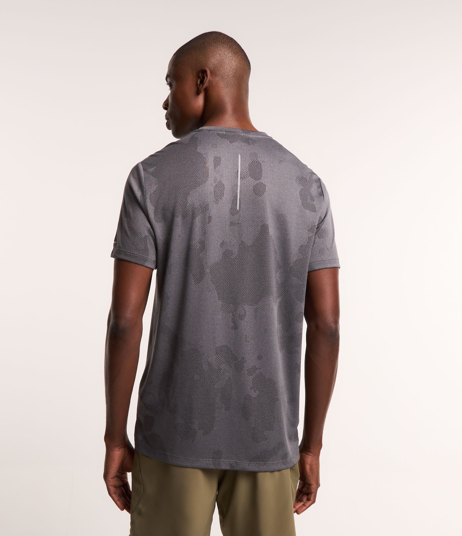 Camiseta Esportiva com Textura Jacquard 3