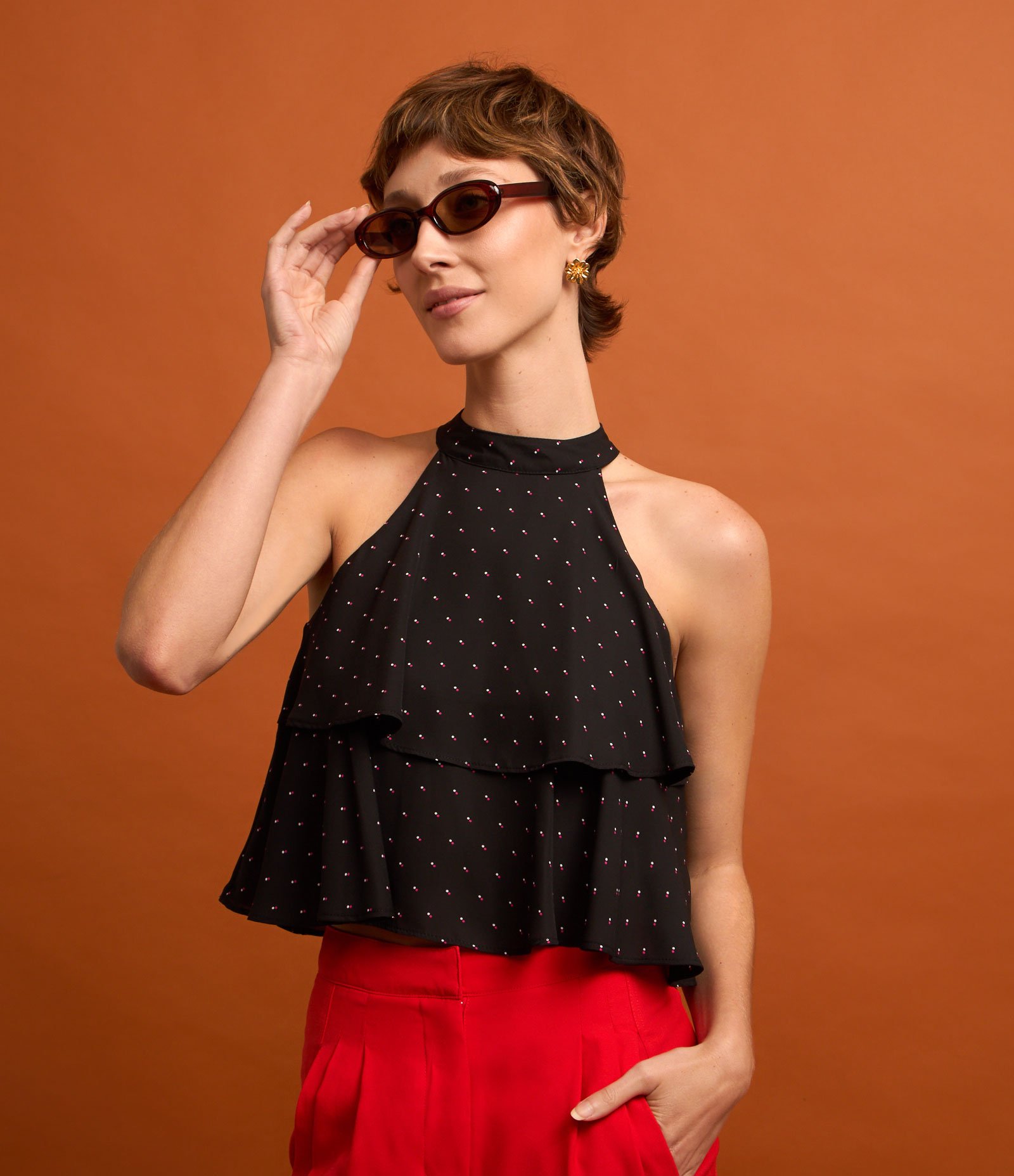 Blusa Sem Manga em Crepe com Sobreposição e Estampa Poá Preto 2