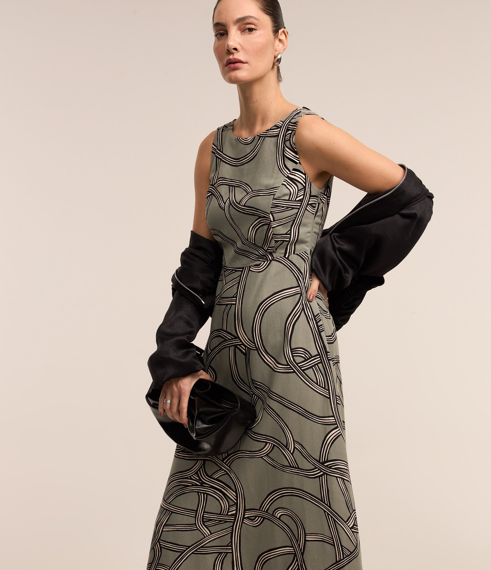 Vestido Midi em Viscolinho com Estampa Abstrata Verde Acinzentado 2