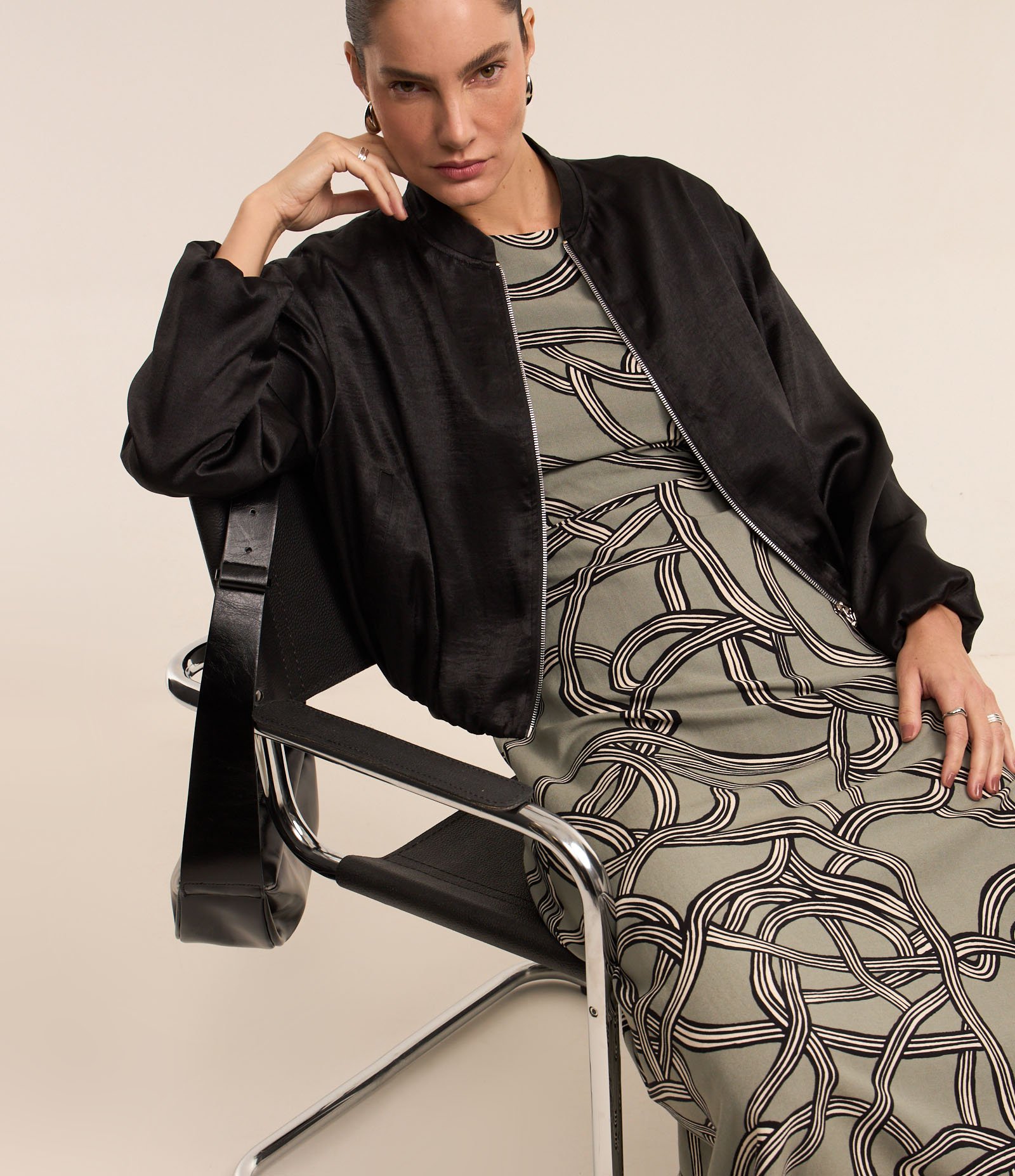 Vestido Midi em Viscolinho com Estampa Abstrata Verde Acinzentado 5