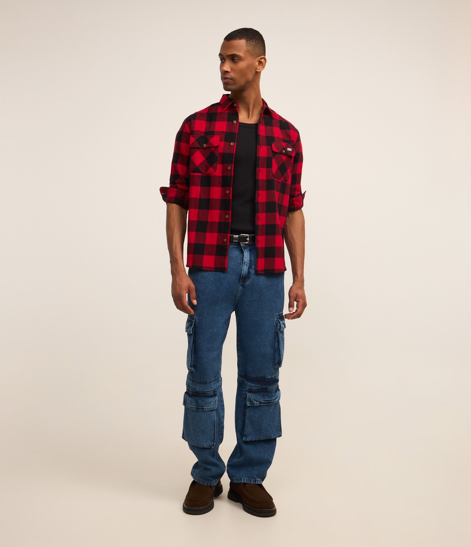 Calça Baggy em Jeans com Recortes e Bolso Cargo Azul 1