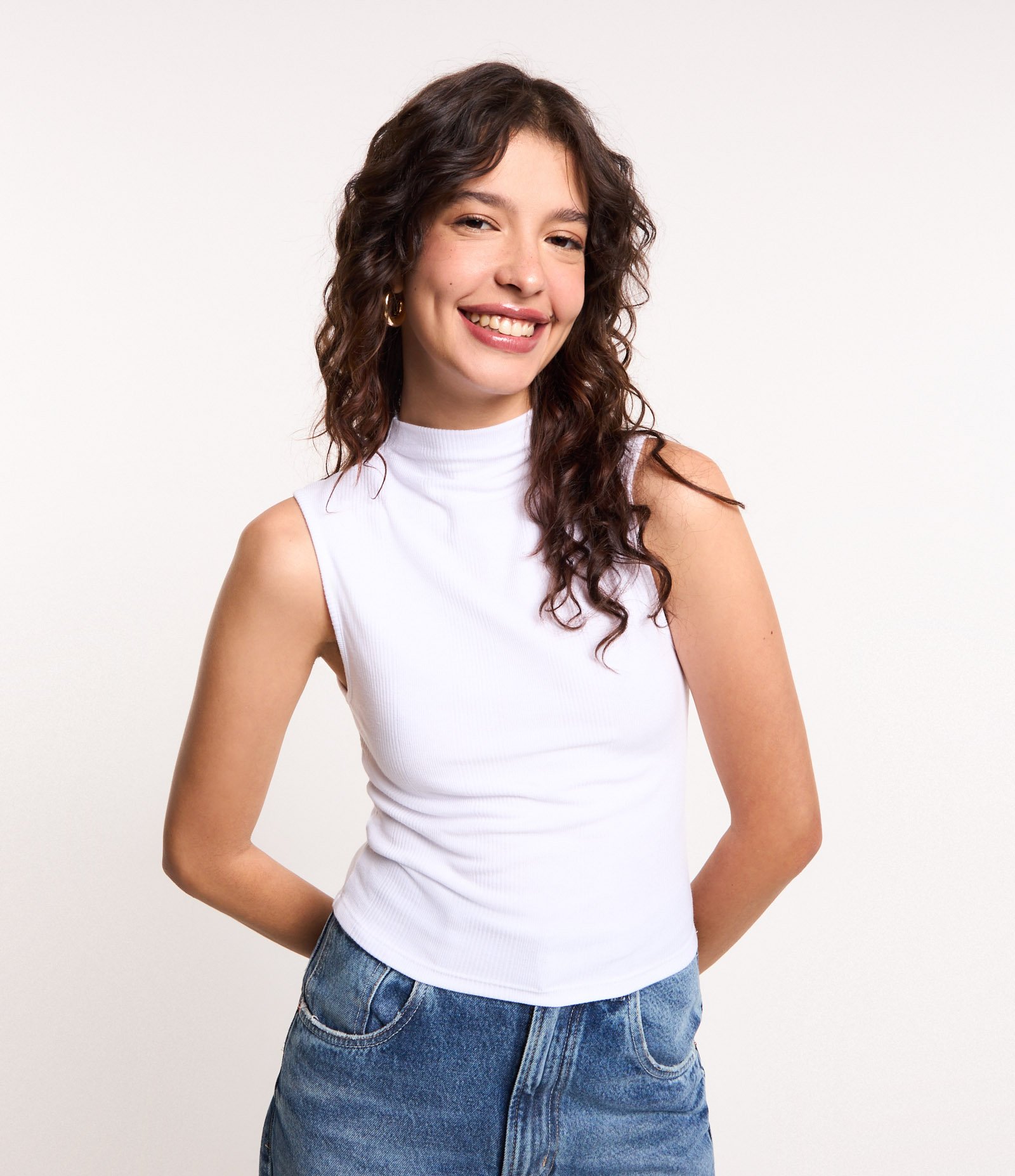 Blusa sem Manga em Ribana com Golinha Inteira Branco 1
