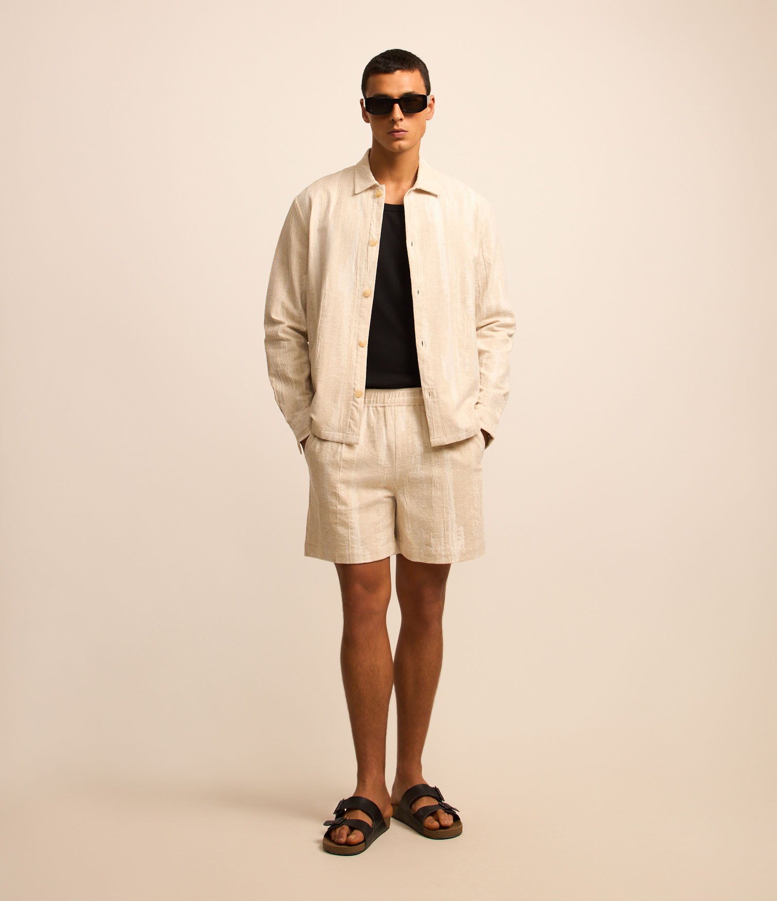 Bermuda em Jacquart com Textura e Cós Elástico Bege 1