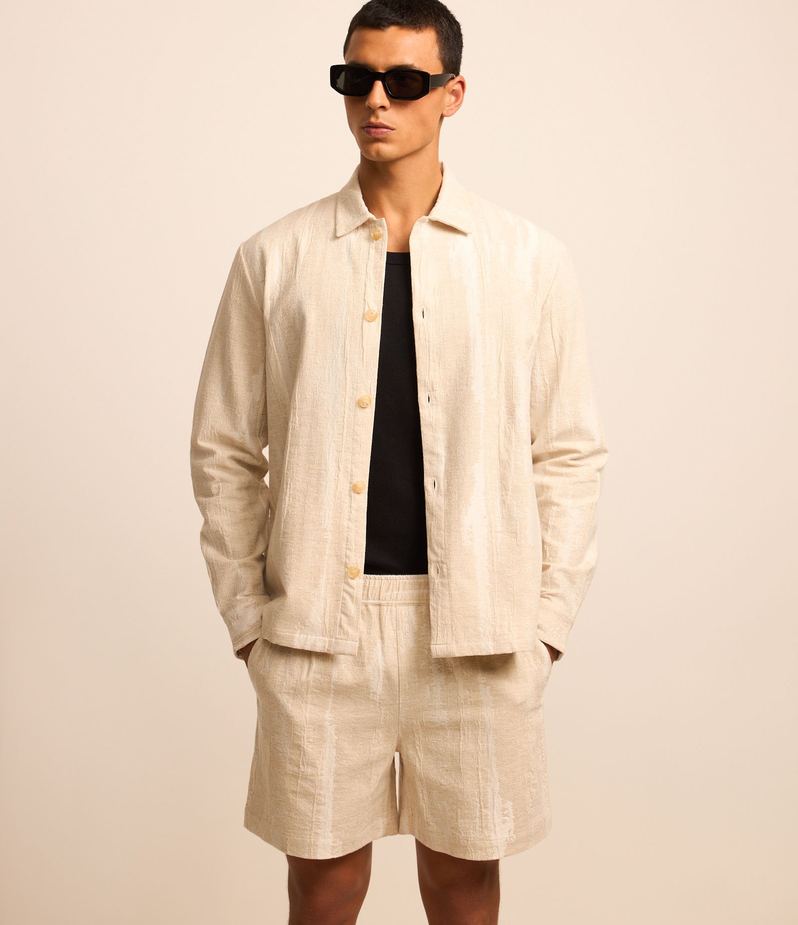 Bermuda em Jacquart com Textura e Cós Elástico Bege 2