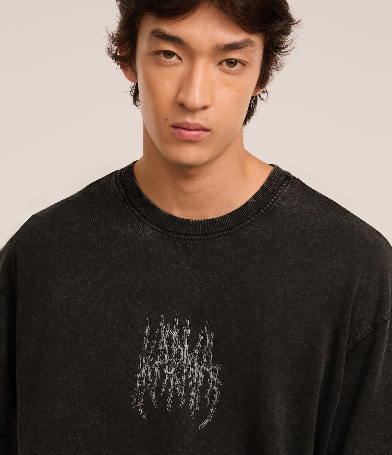 Camiseta Overboxy em Malhão Estonado com Estampa Lettering Preto 4