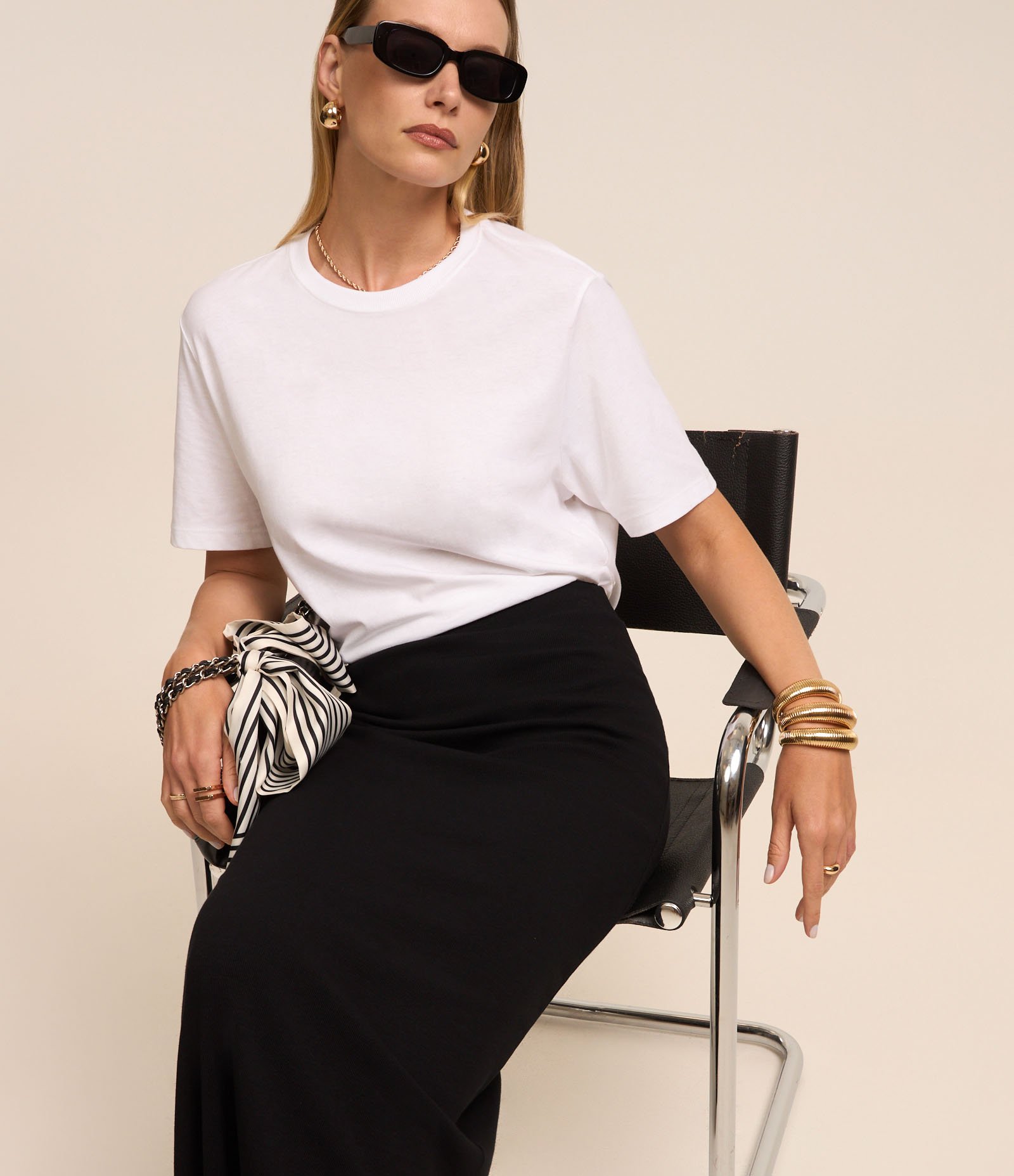 Saia Midi em Ribana com Cós Elástico e Textura Canelada Preto 6