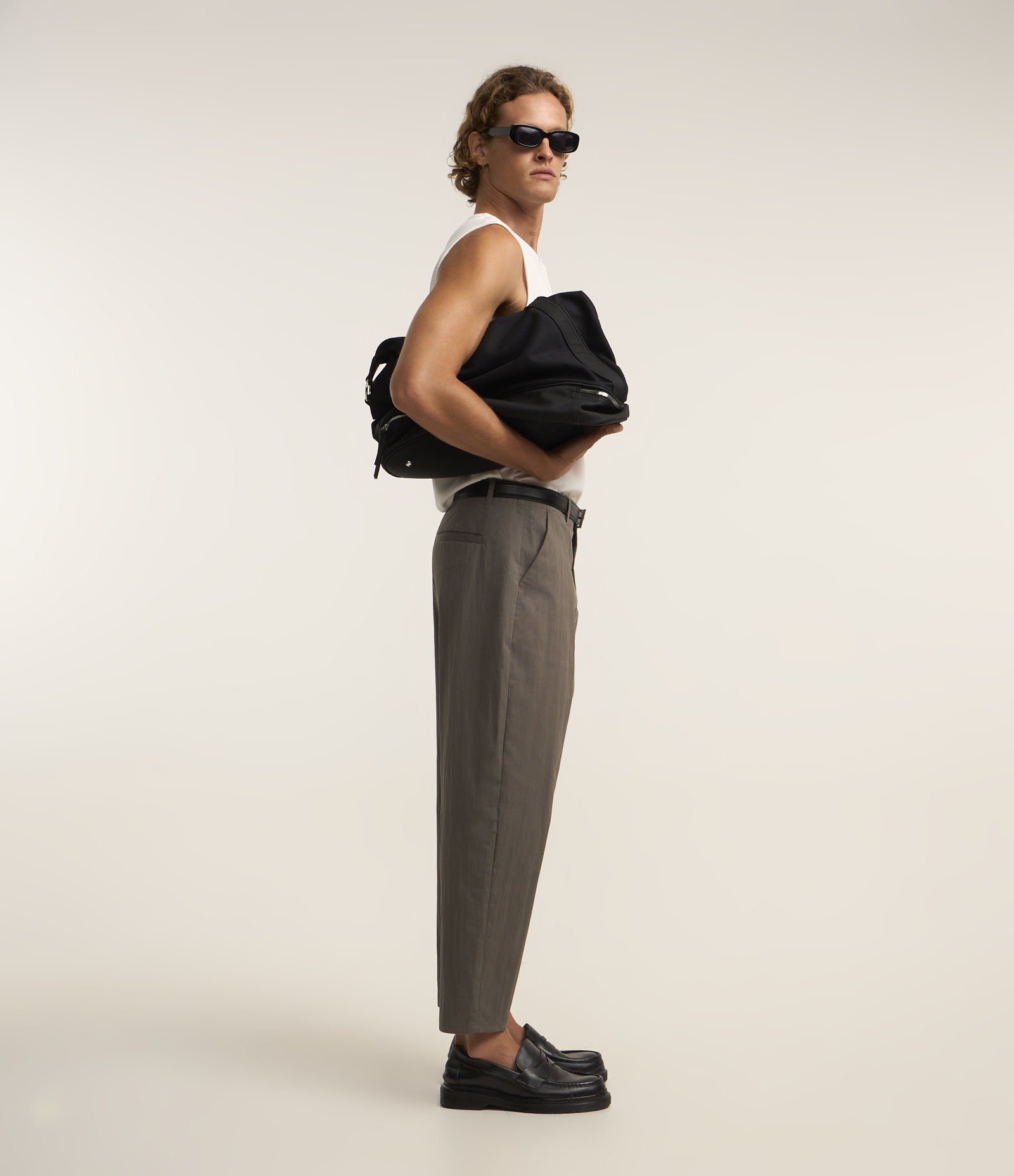 Calça Ballon em Sarja com Textura Cinza 5