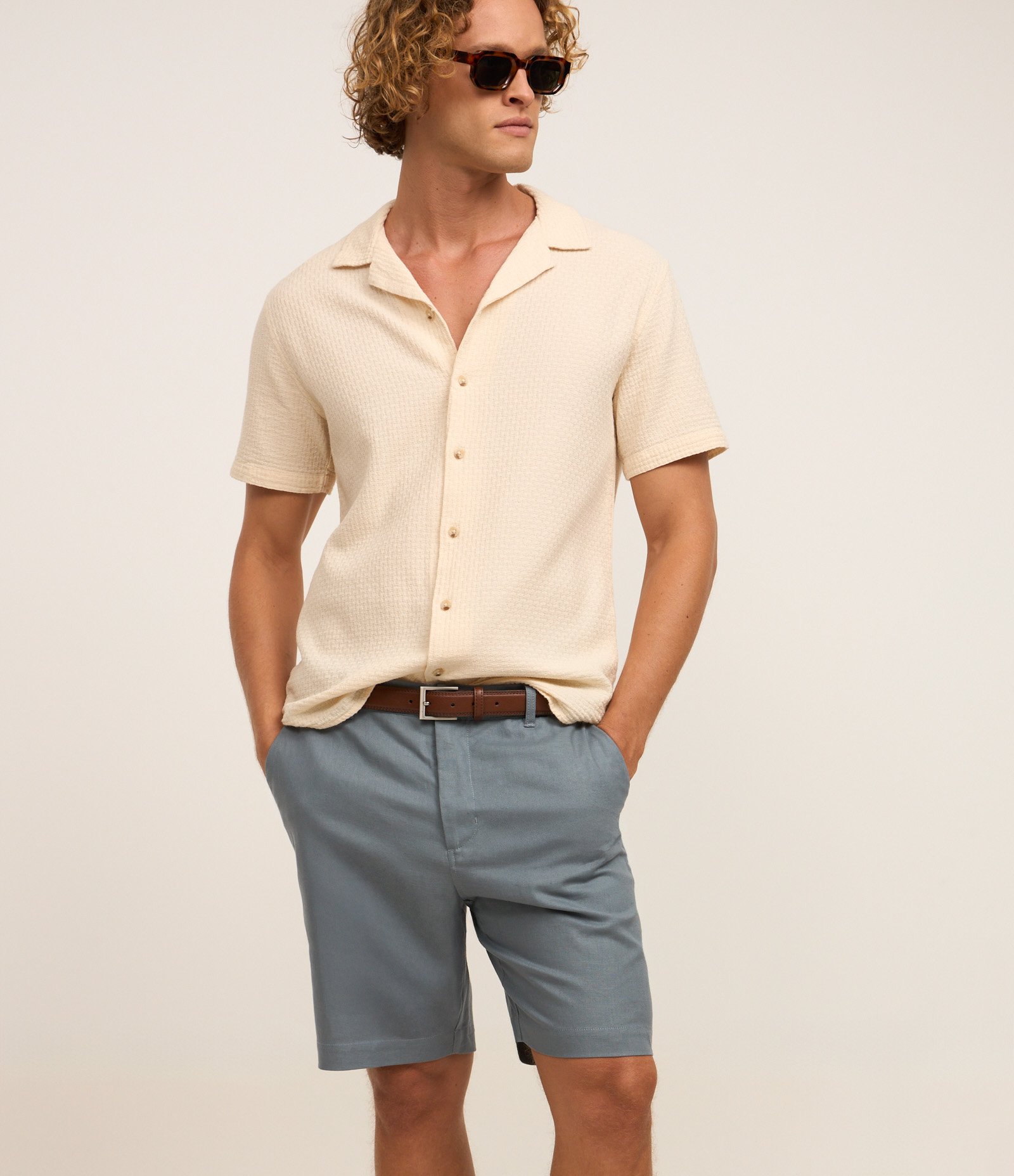 Bermuda Reta em Algodão e Linho com Textura Azul 3