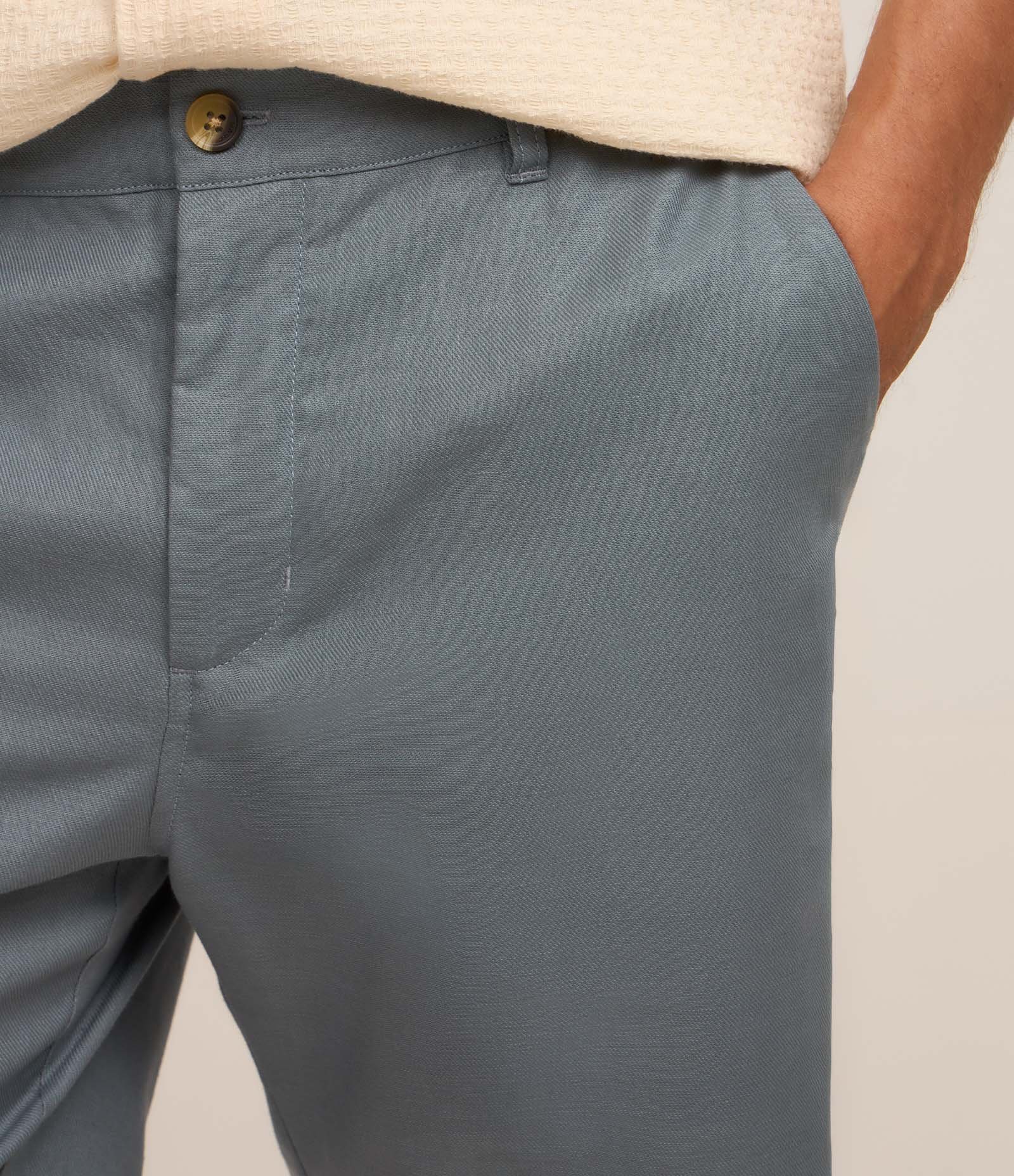 Bermuda Reta em Algodão e Linho com Textura Azul 4