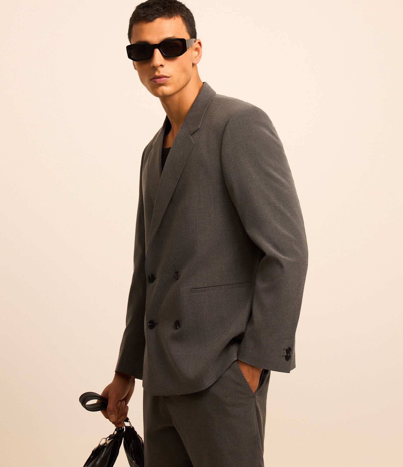 Blazer Boxy Alfaiataria com Abotoamento Duplo Cinza 4