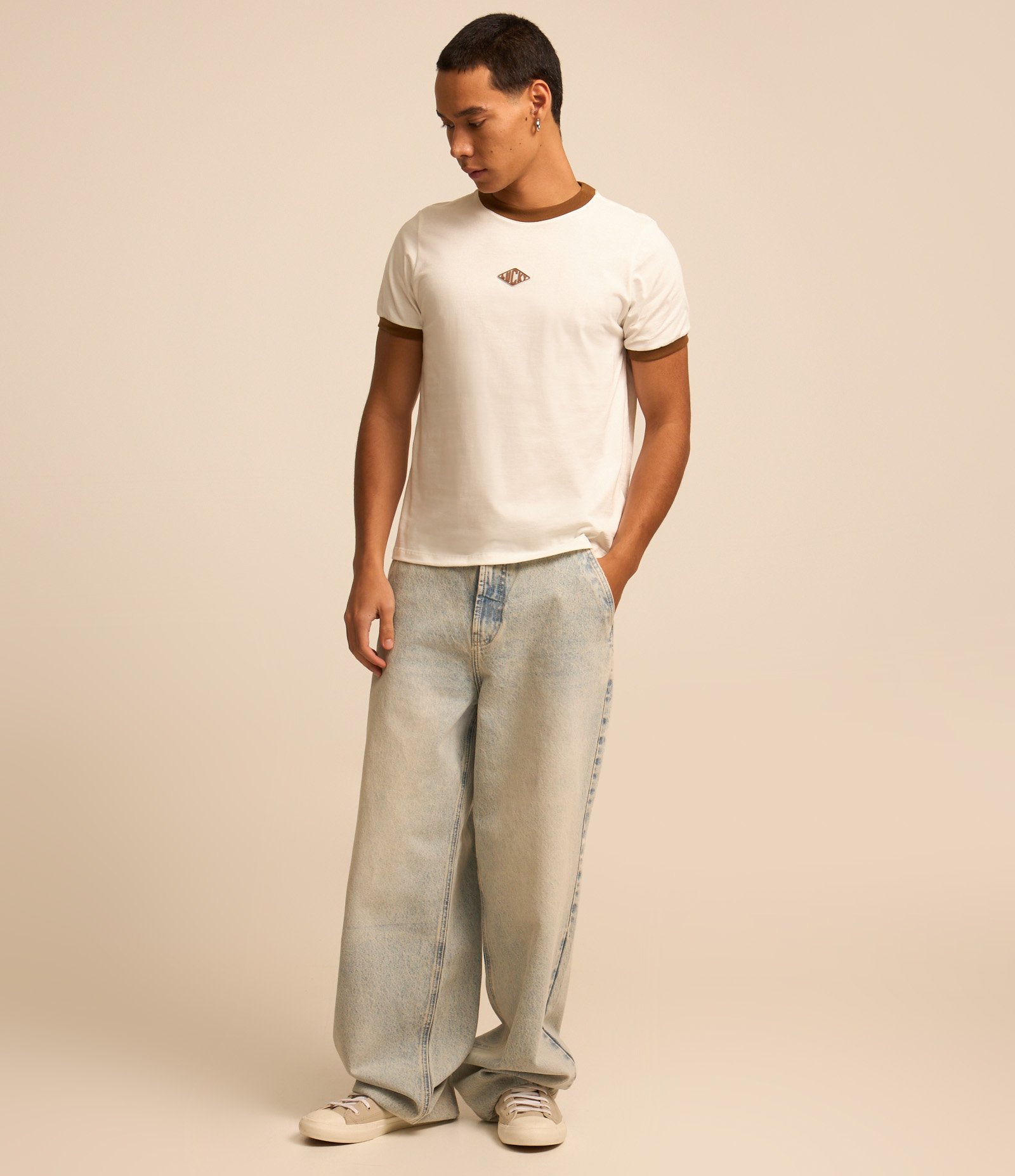 Camiseta Baby Tee em Algodão com Etiqueta Emborrachada Branco 2