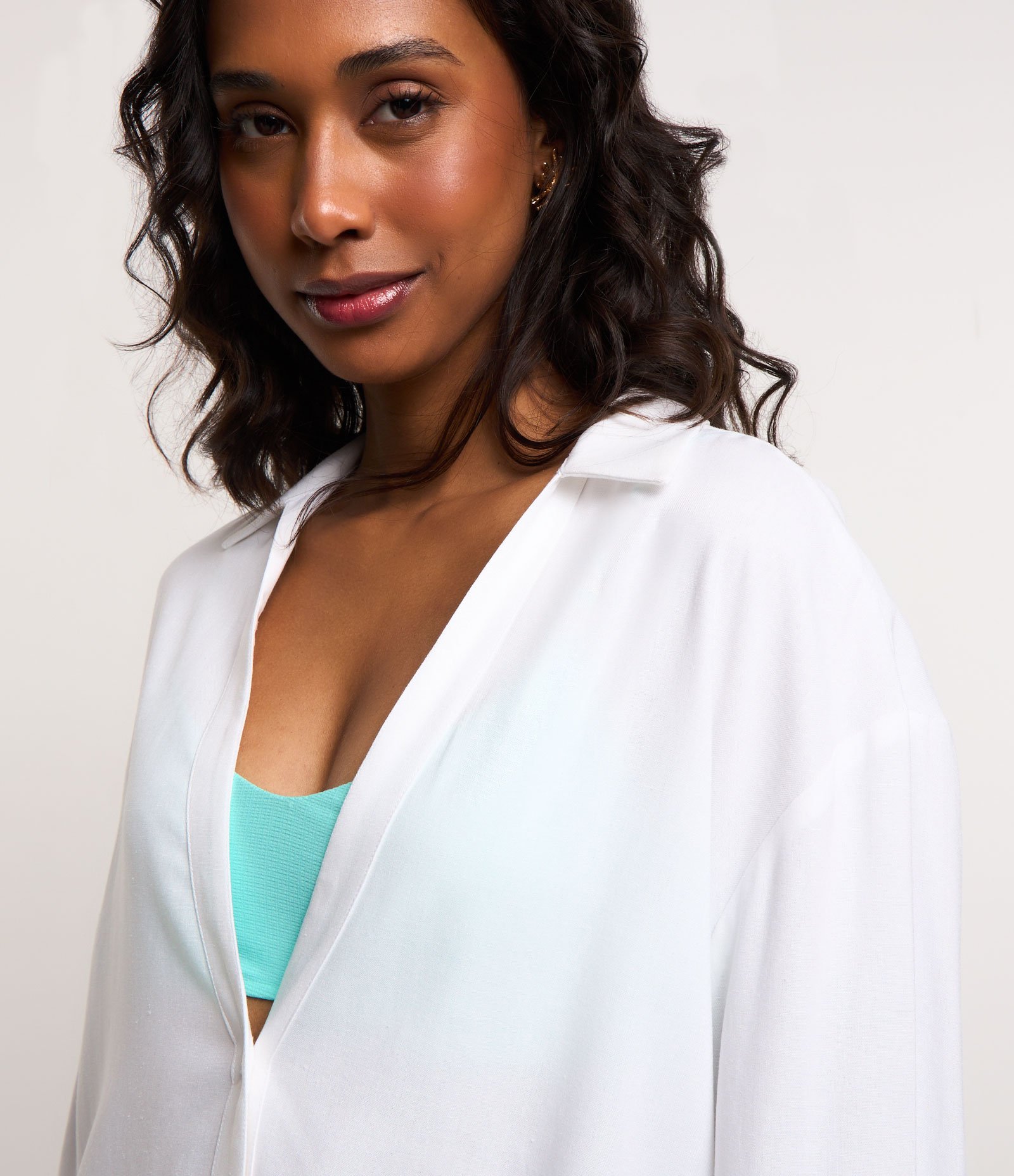 Saída de Praia Camisa em Viscolinho Branco 4