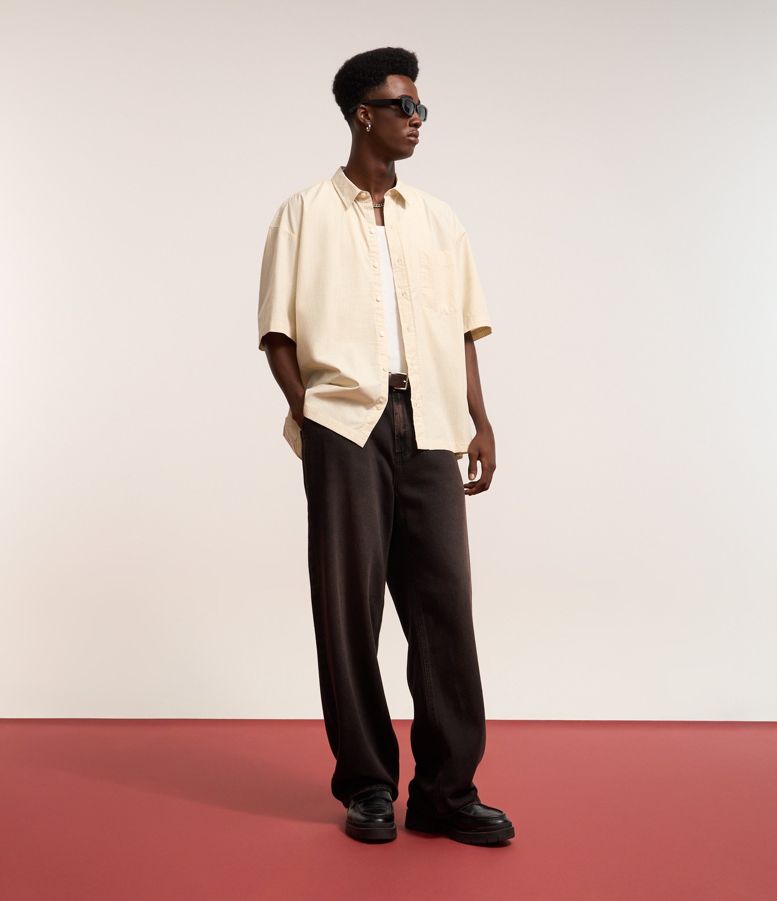 Calça Super Baggy em Jeans com Bolsos Marrom 1