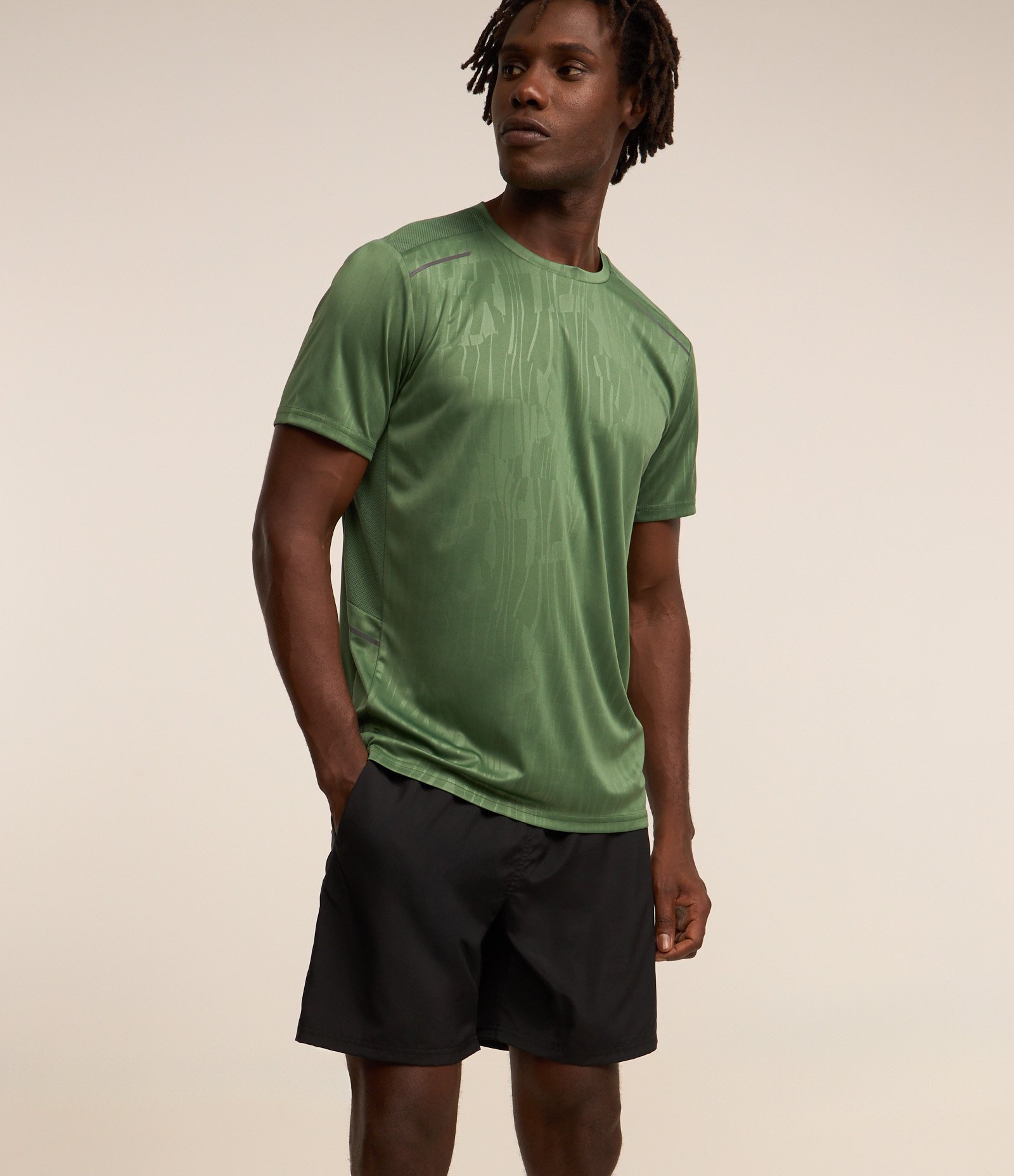 Bermuda Esportiva com Cós Elástico e Cordão 3