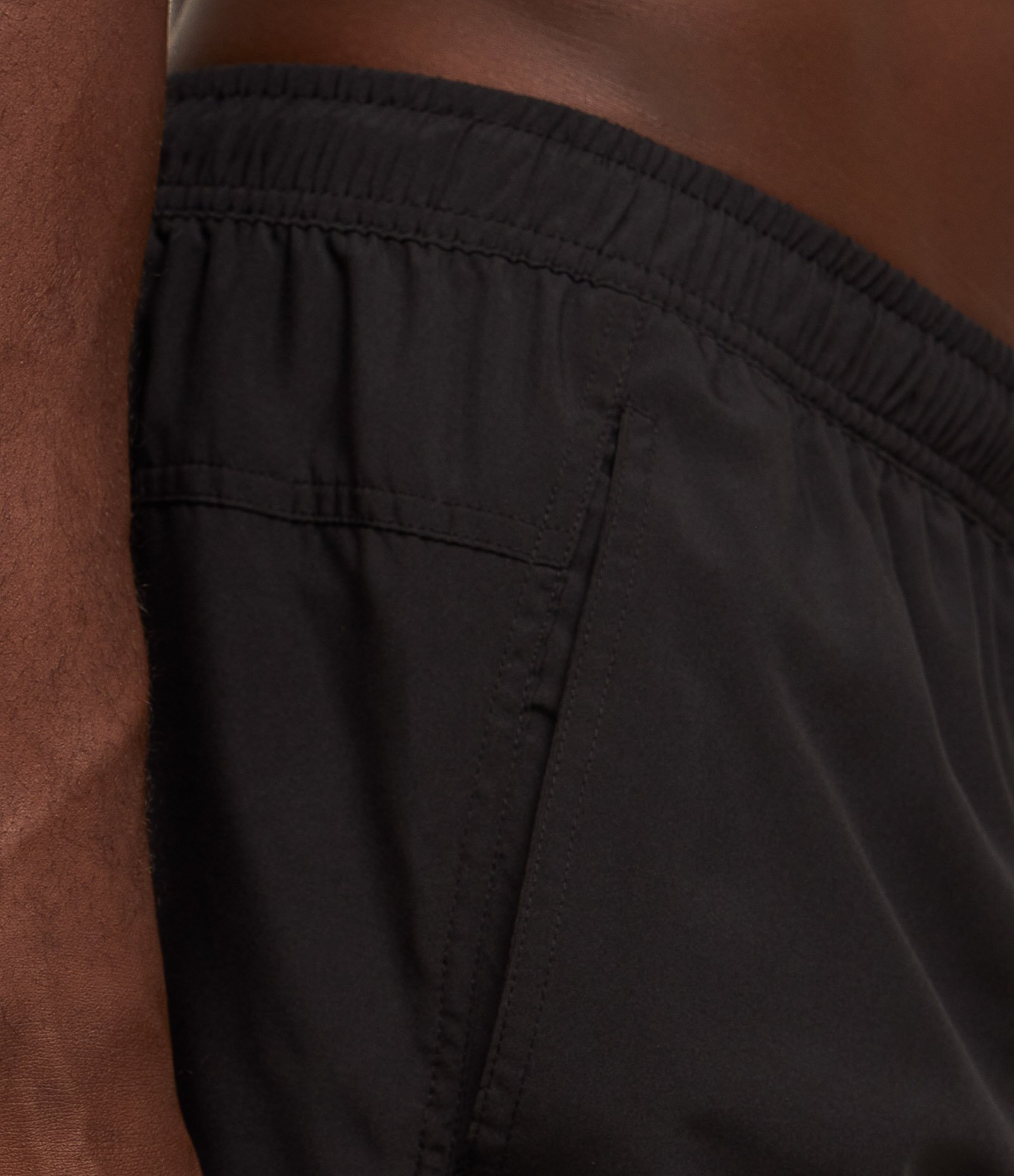 Bermuda Esportiva com Cós Elástico e Cordão 5