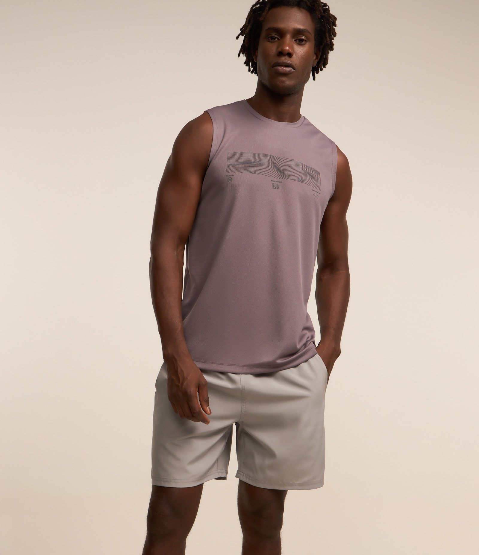 Bermuda Esportiva com Cós Elástico e Cordão Cinza 3