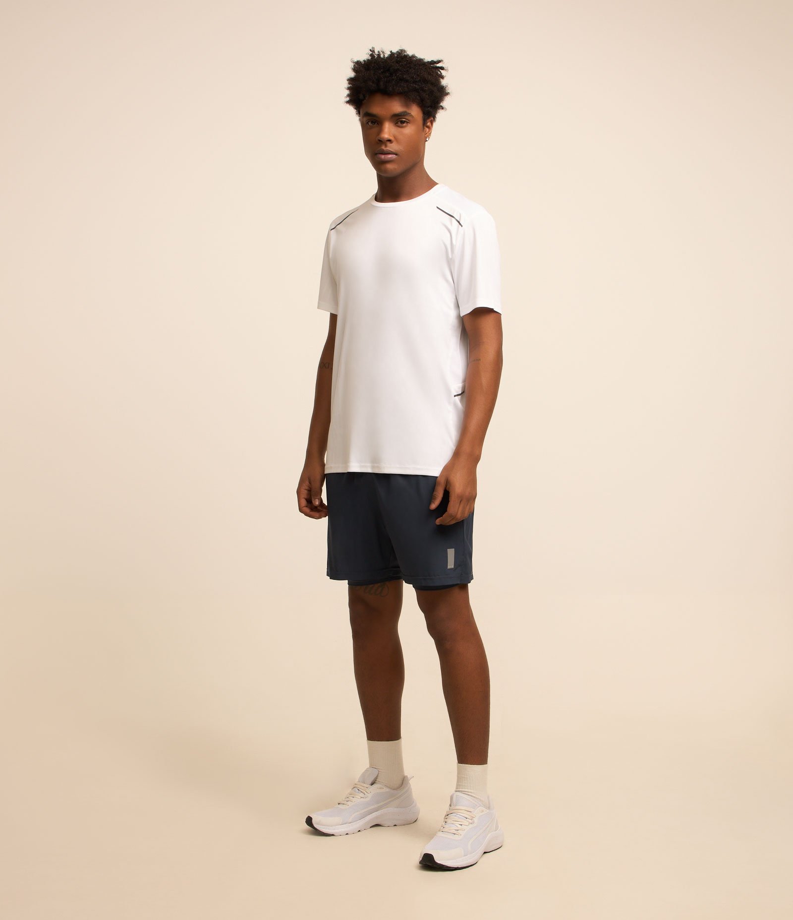 Bermuda Esportiva com Short de Compressão Azul Marinho 1