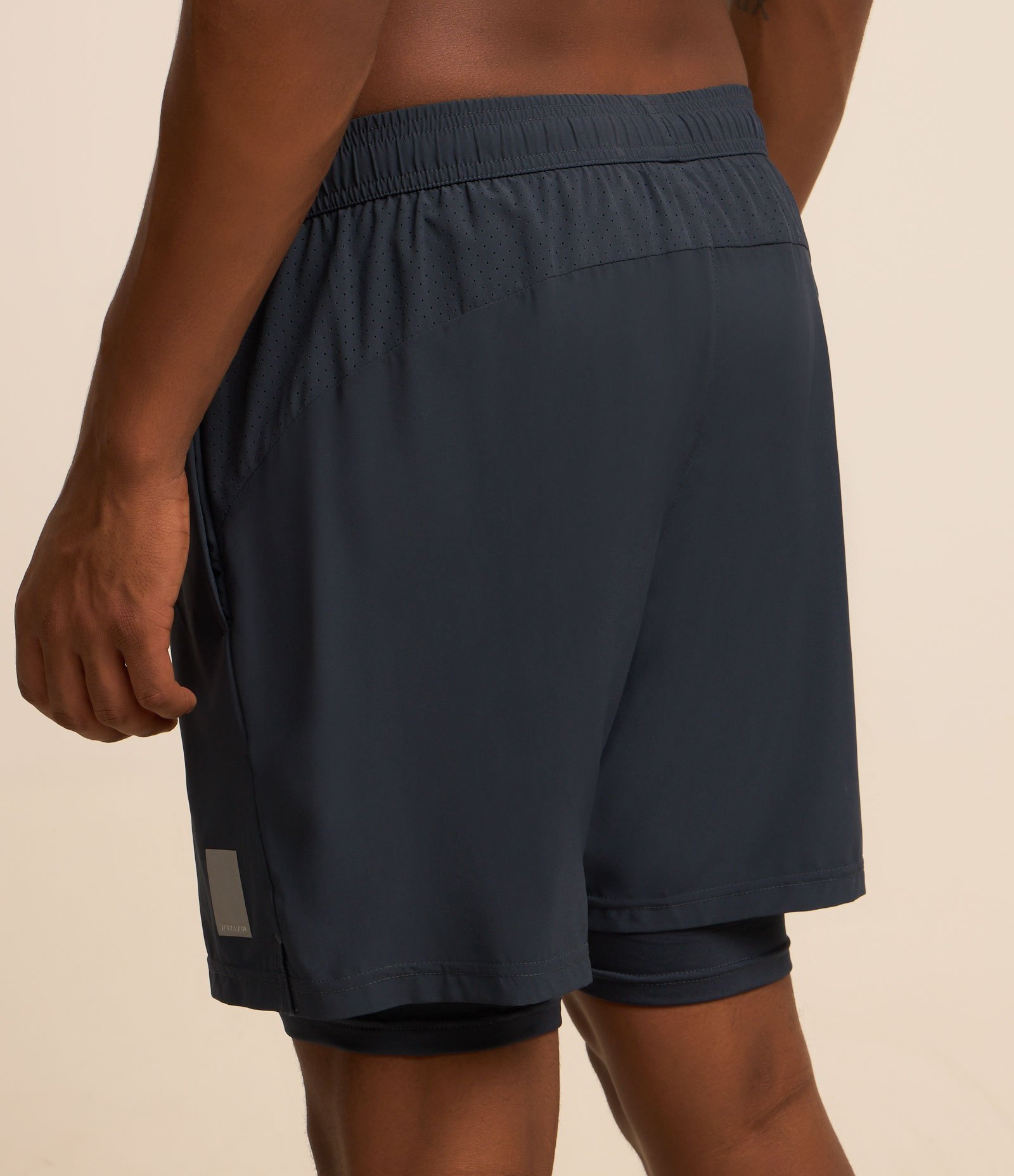 Bermuda Esportiva com Short de Compressão Azul Marinho 3