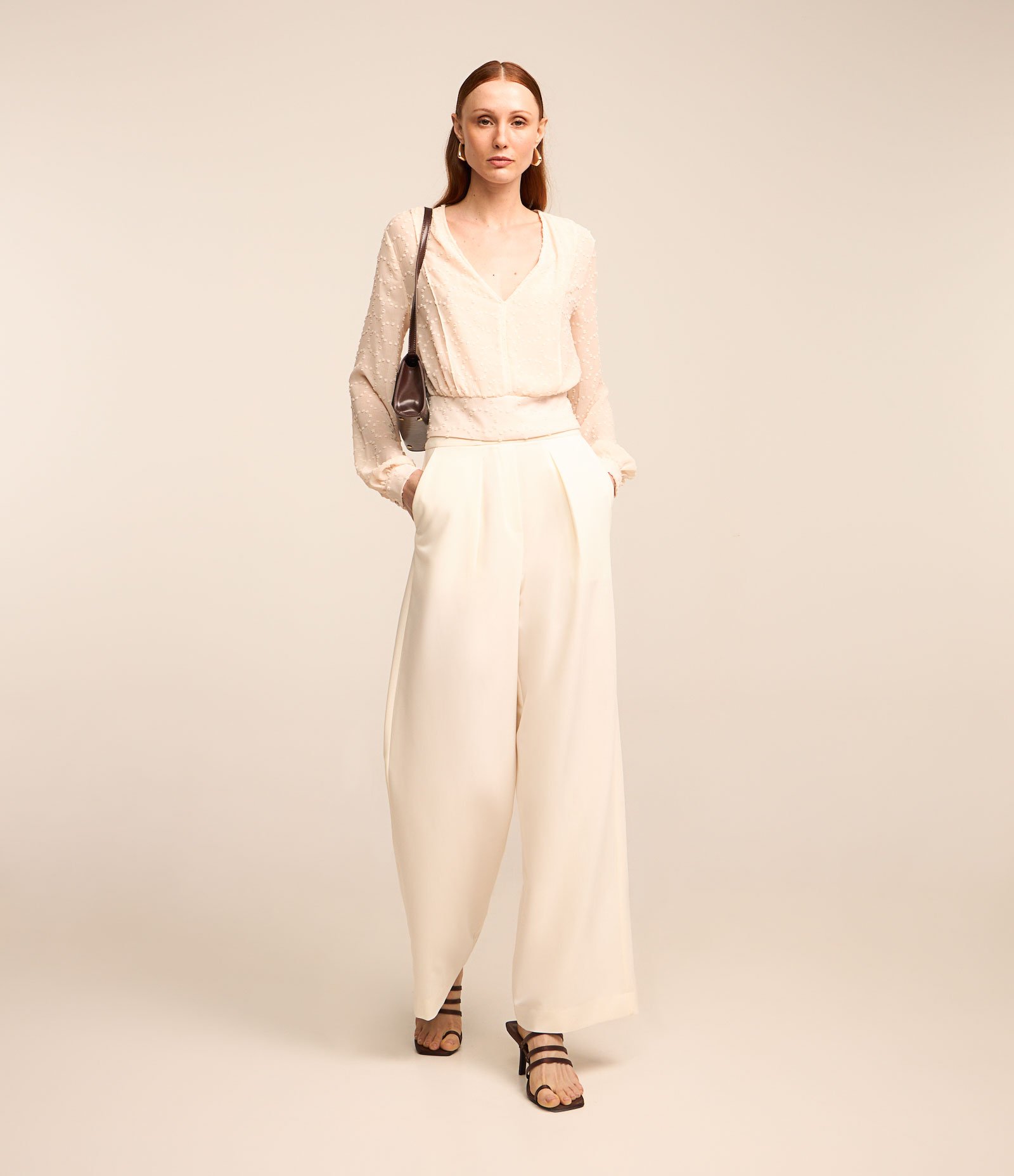 Blusa em Chiffon com Decote V e Texturas Off White 2