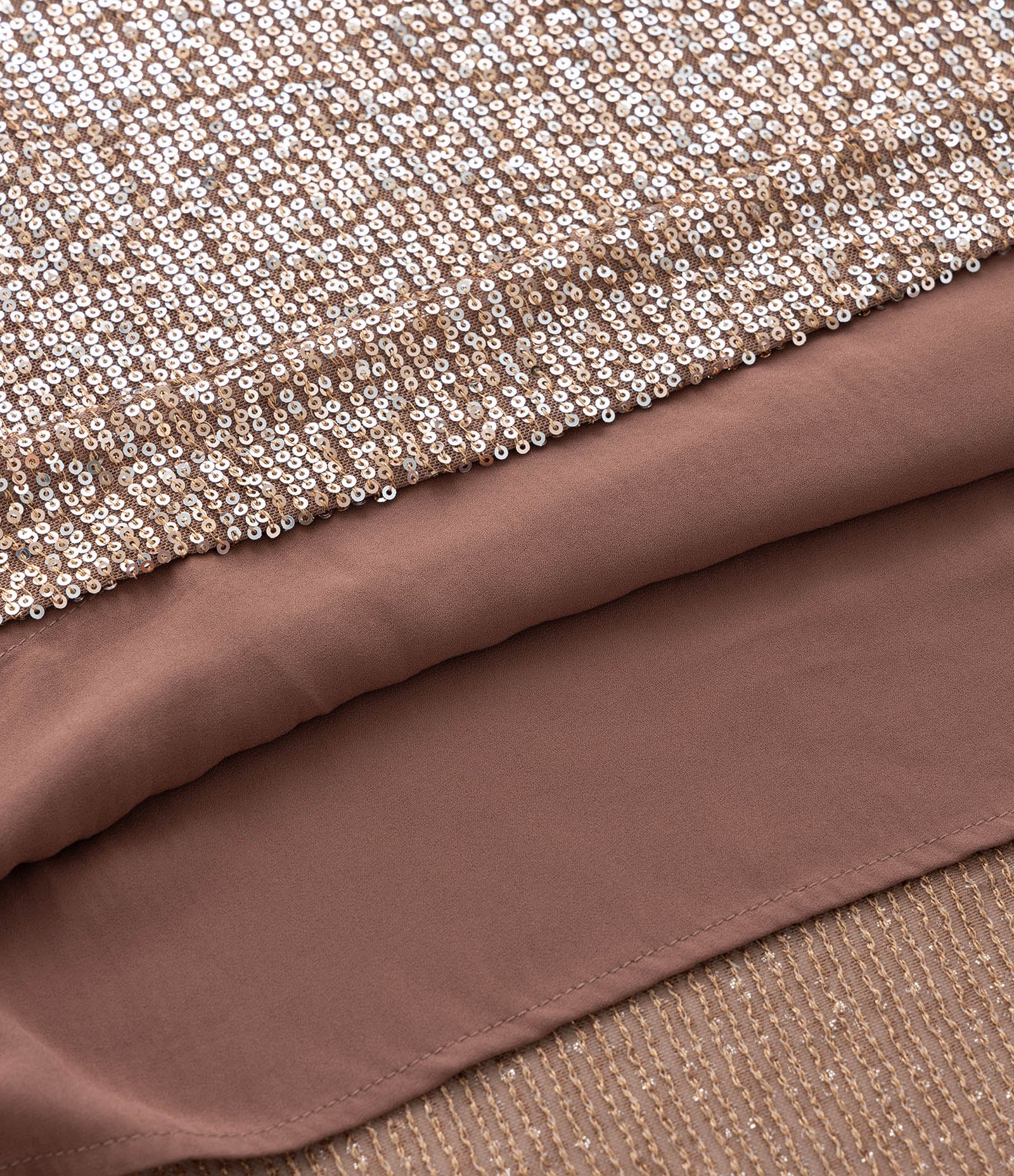 Vestido Curto em Paetê com Alças Médias Curve & Plus Size Dourado 7