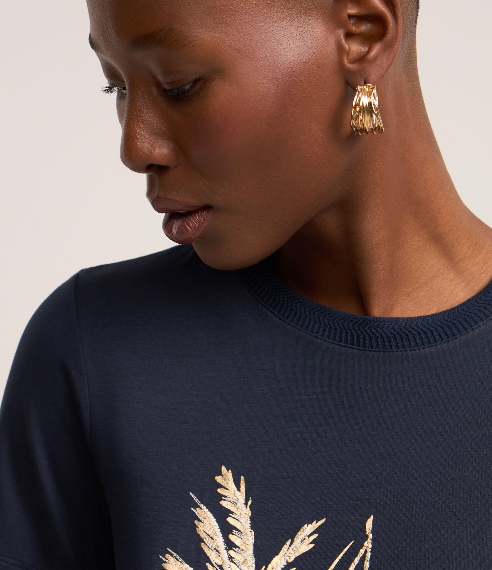 Camiseta em Viscose com Estampa Barco a Vela Azul Escuro 4