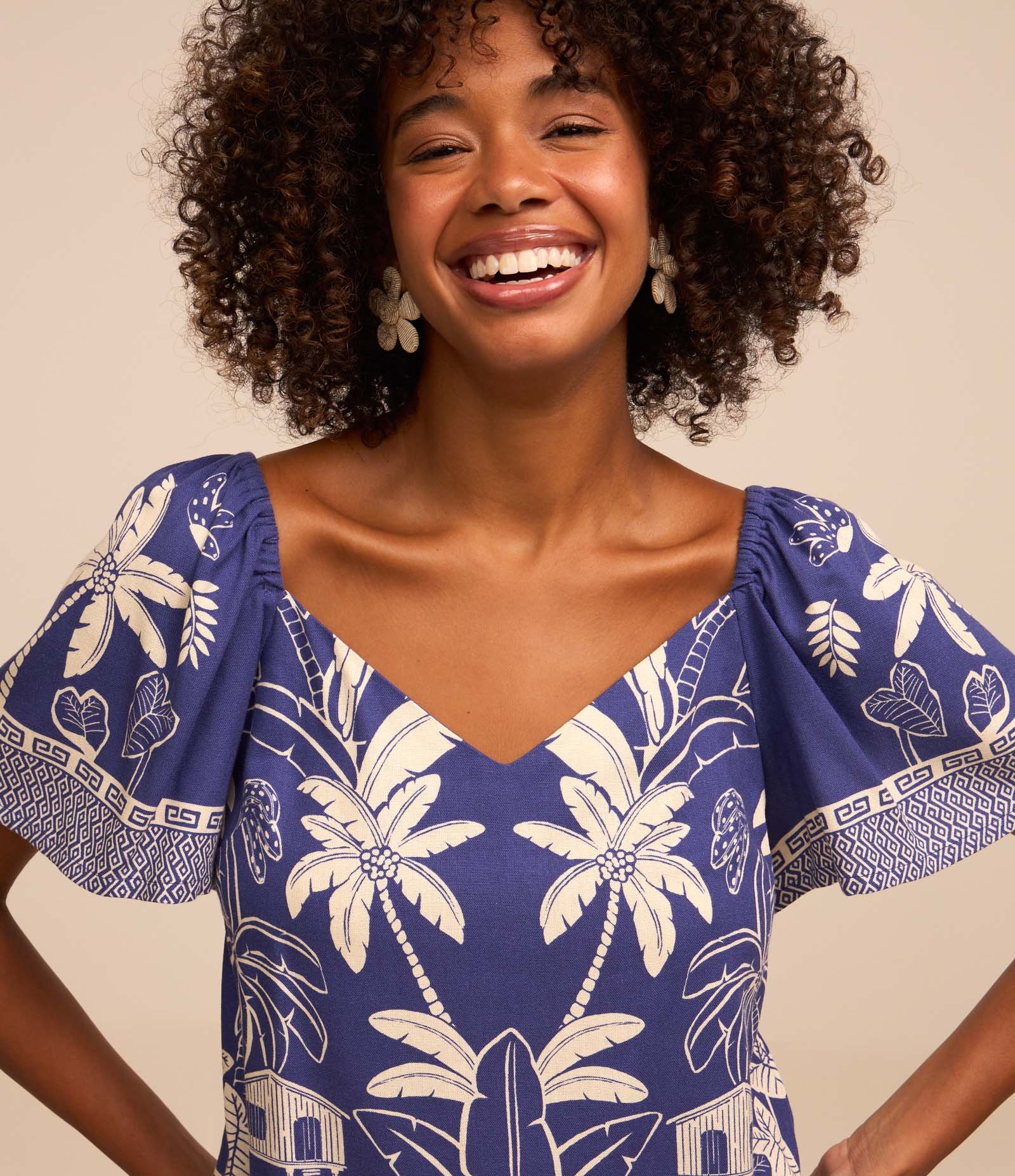 Blusa Curta em Viscose e Linho com Estampa Tropical Azul 3