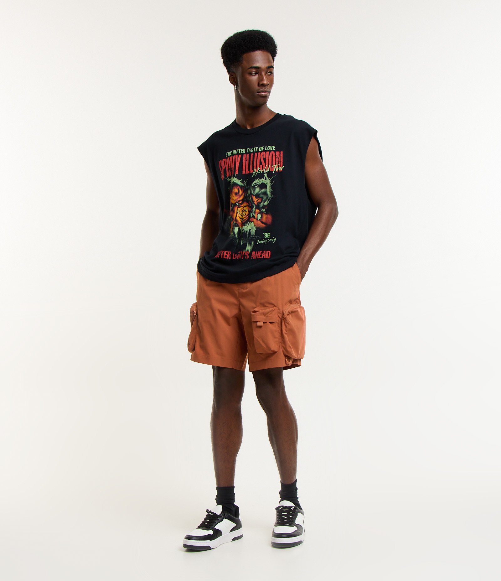 Bermuda Cargo com Cós Elástico e Bolsos Táticos Marrom Telha 1