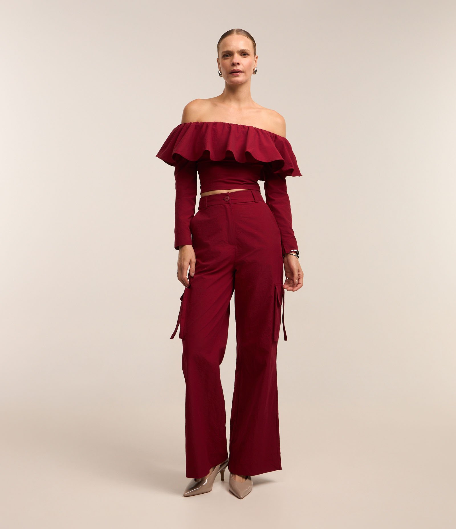 Blusa Ombro a Ombro Alfaiatada com Babado e Zíper Lateral Vermelho 2