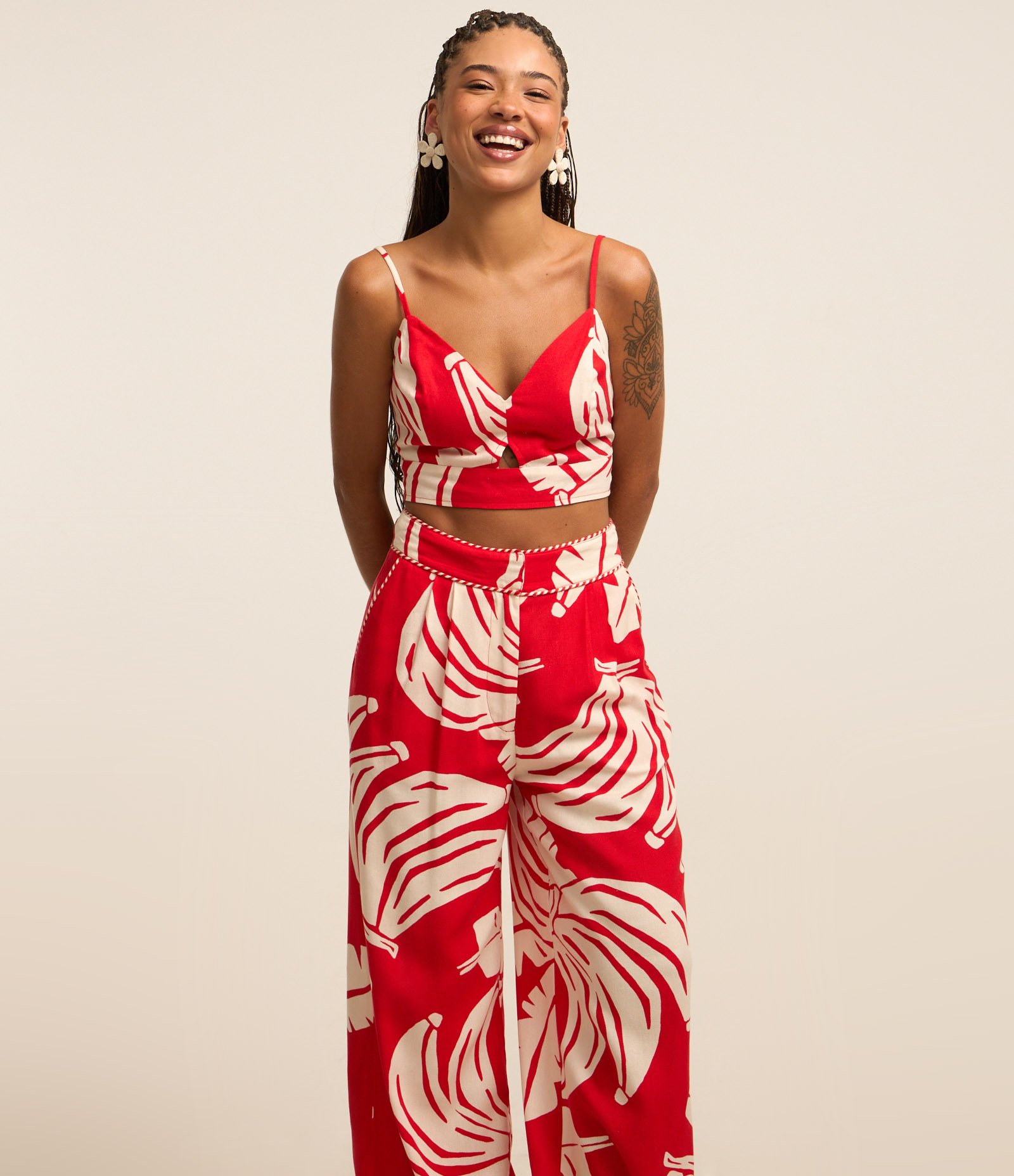 Calça Pantalona em Viscose e Linho com Estampa de Bananas Vermelho 2
