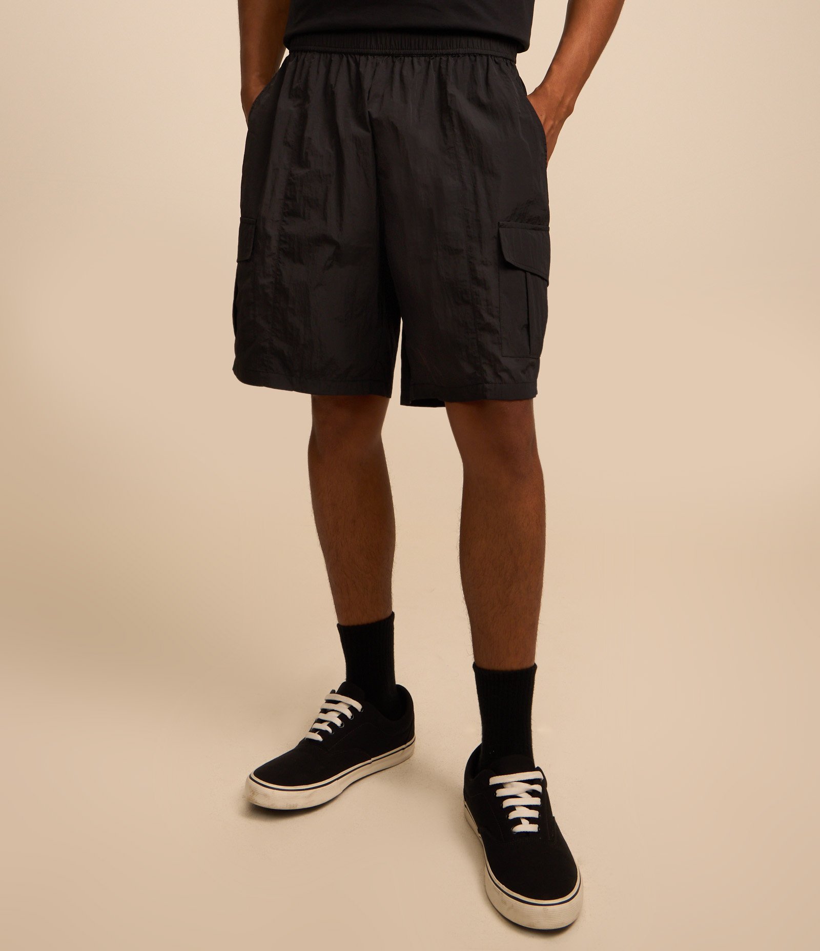 Bermuda em Tecnologia Dry com Cós Elástico e Bolsos Laterais Preto 3