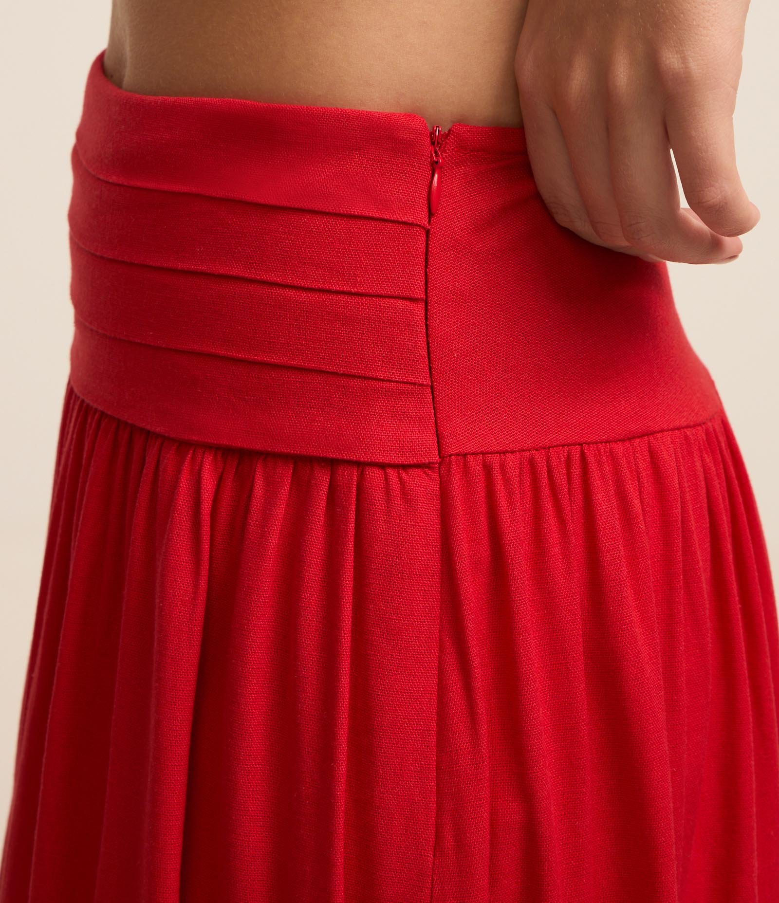 Saia New Midi em Viscolinho com Cós Largo com Recortes Vermelho 4