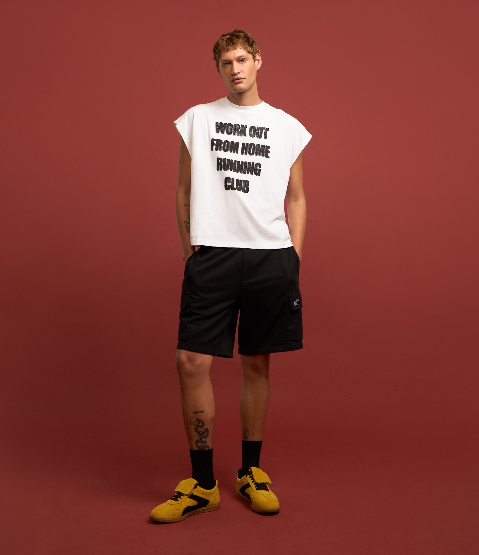 Bermuda Cargo em Moletom French Terry com Estampa Localizada Preto 5