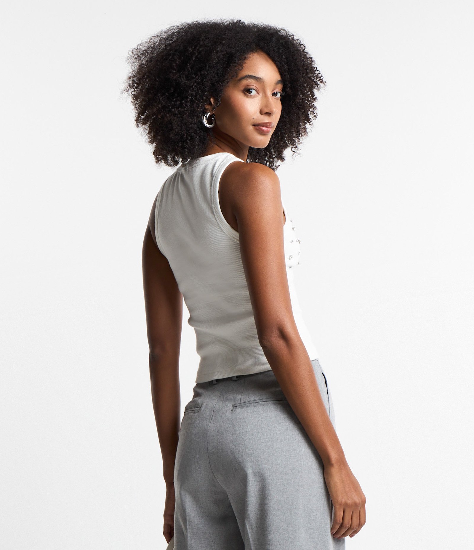 Blusa sem Manga em Ribana com Bordado de Brilhos Aplicados 3