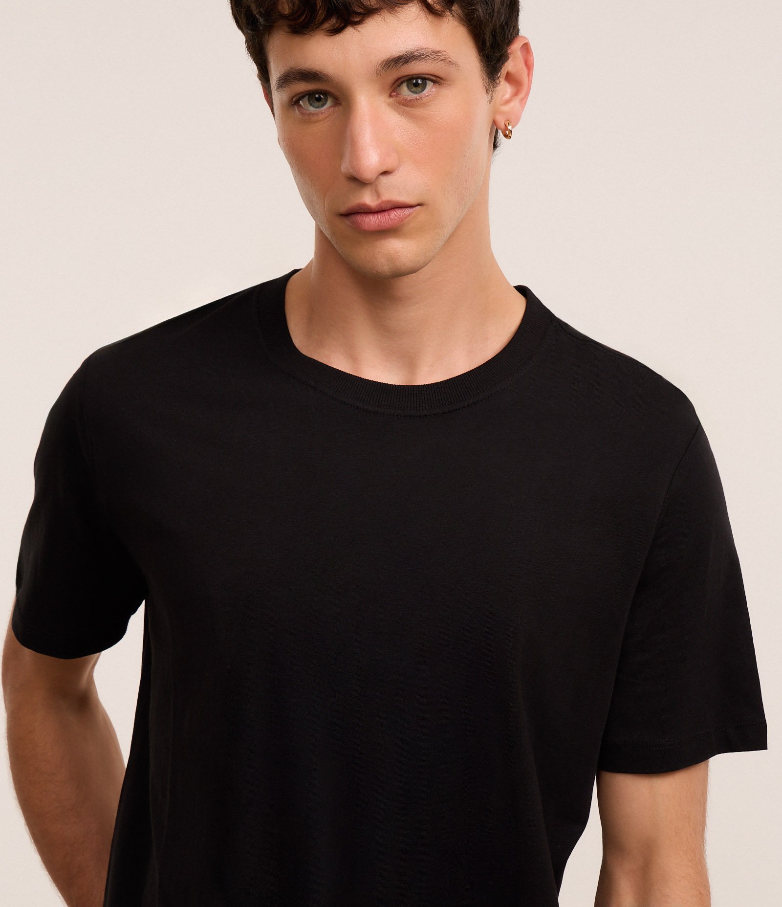 Camiseta Regular Básica em Algodão Preto 4